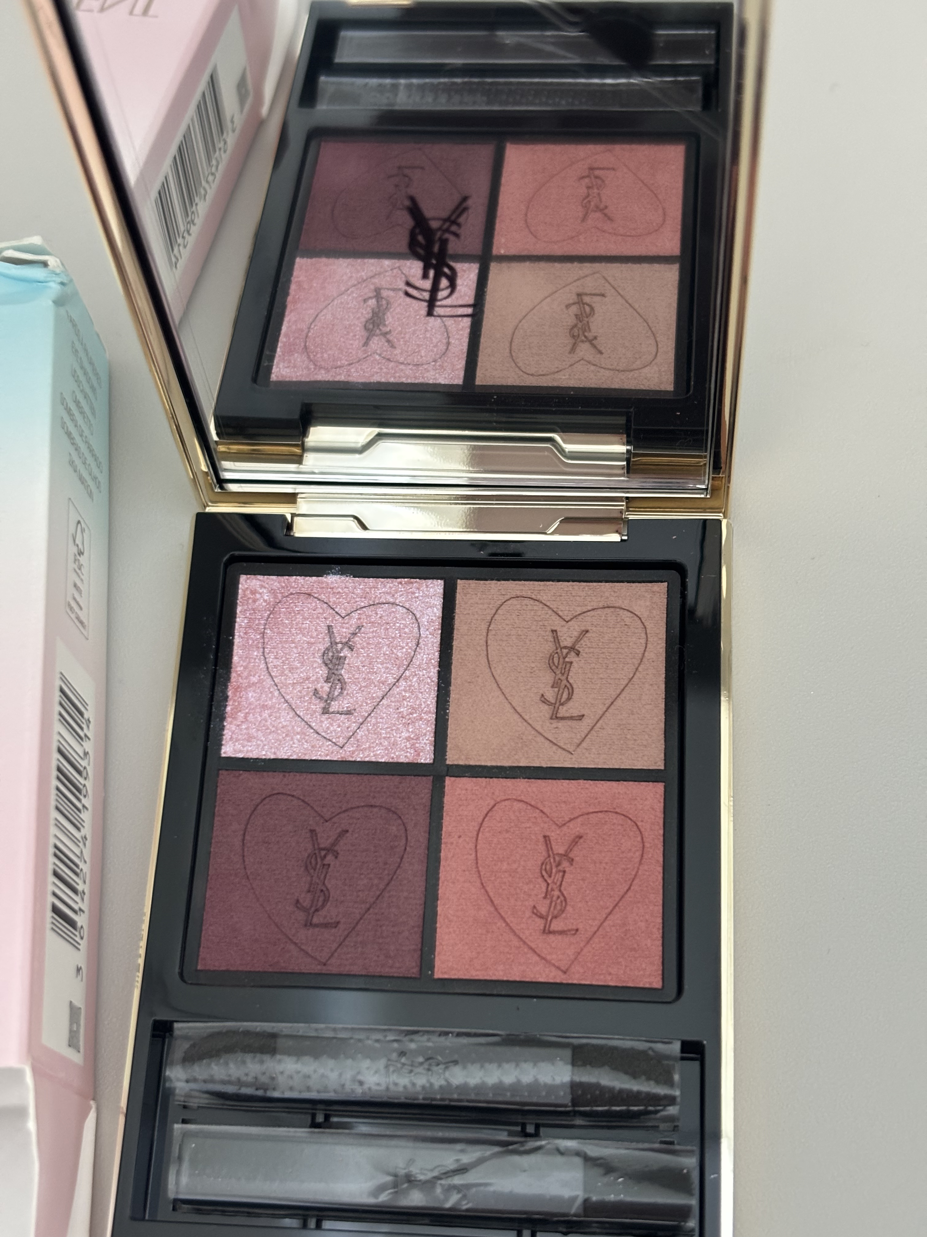 クチュール ミニ クラッチ/YVES SAINT LAURENT BEAUTE/アイシャドウパレットを使ったクチコミ（1枚目）