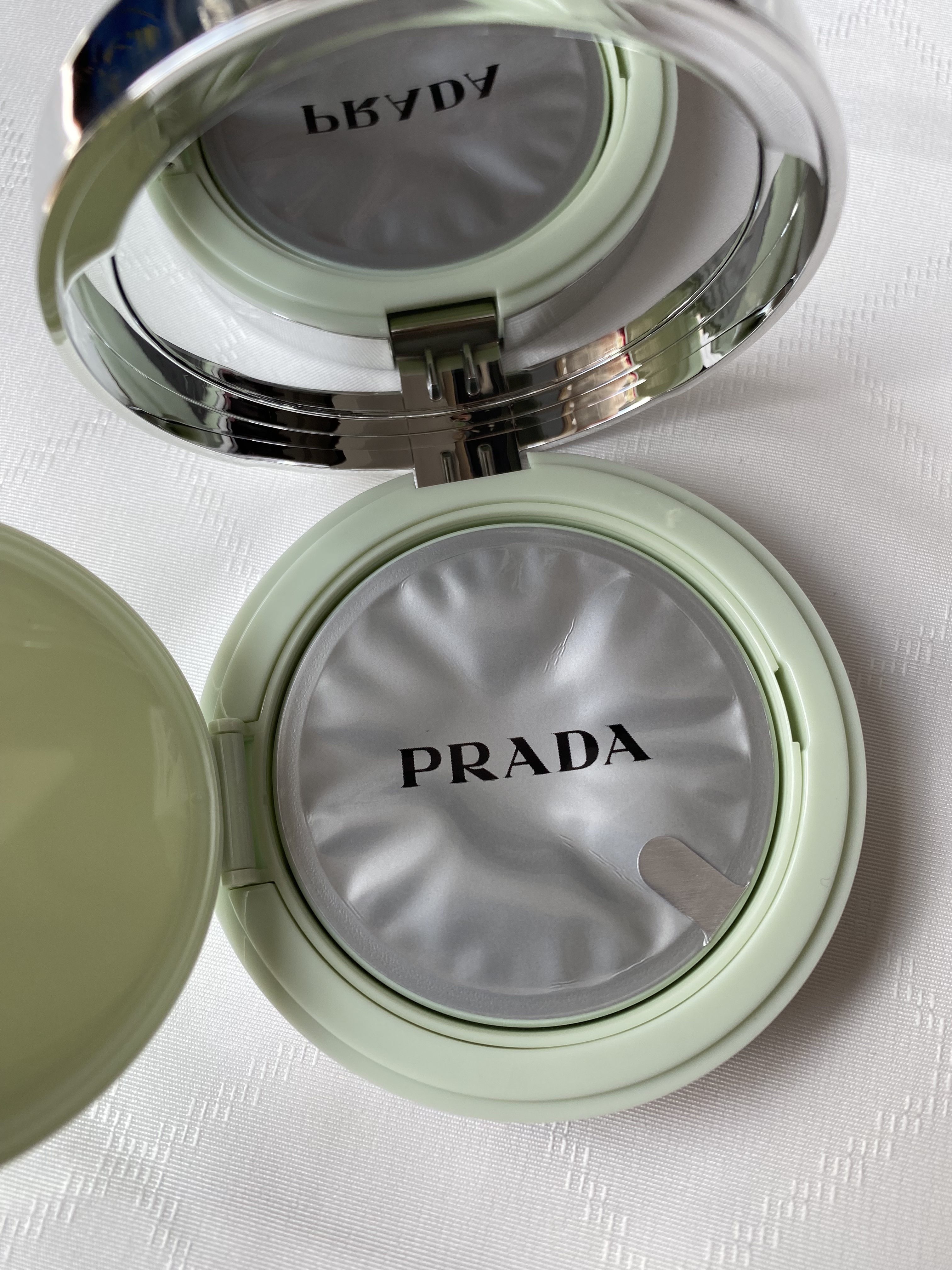 プラダ メッシュ クッション/PRADA BEAUTY/クッションファンデーションを使ったクチコミ（3枚目）