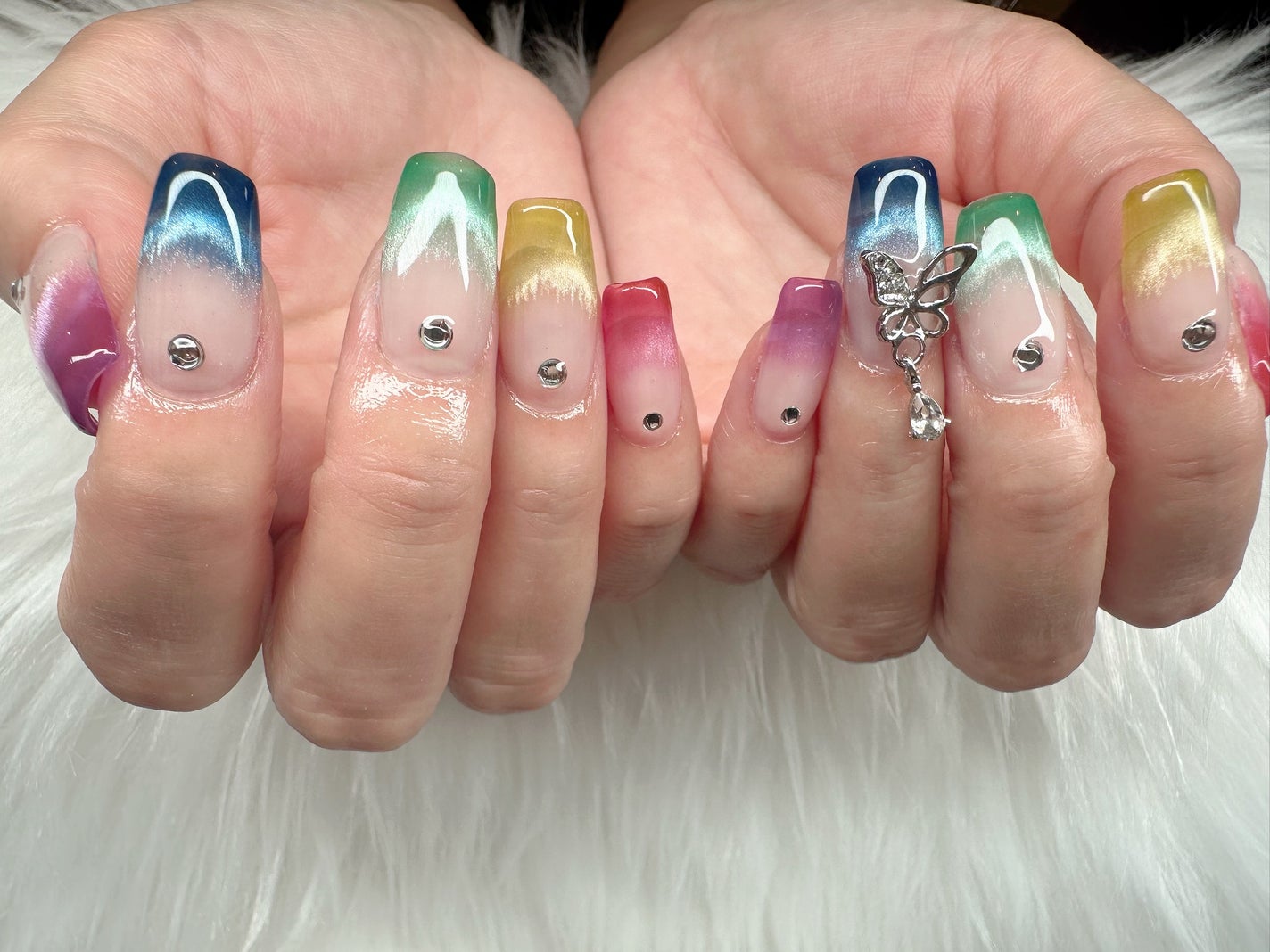 ちゃーん♡ on LIPS 「ジェルネイルデザイン#ジェルネイル#夏ネイル#夏カラー#カラフ..」(2枚目)