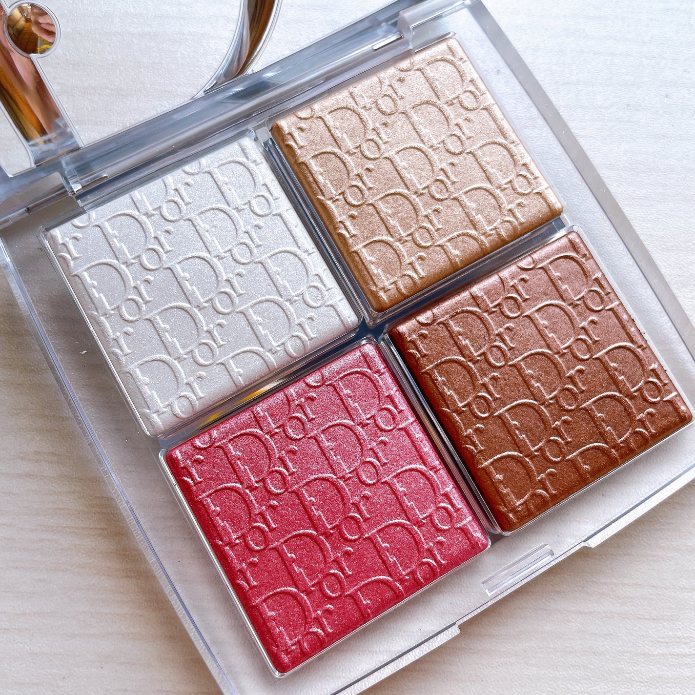 ディオール バックステージ フェイス グロウ パレット/Dior/ハイライトを使ったクチコミ(3枚目)