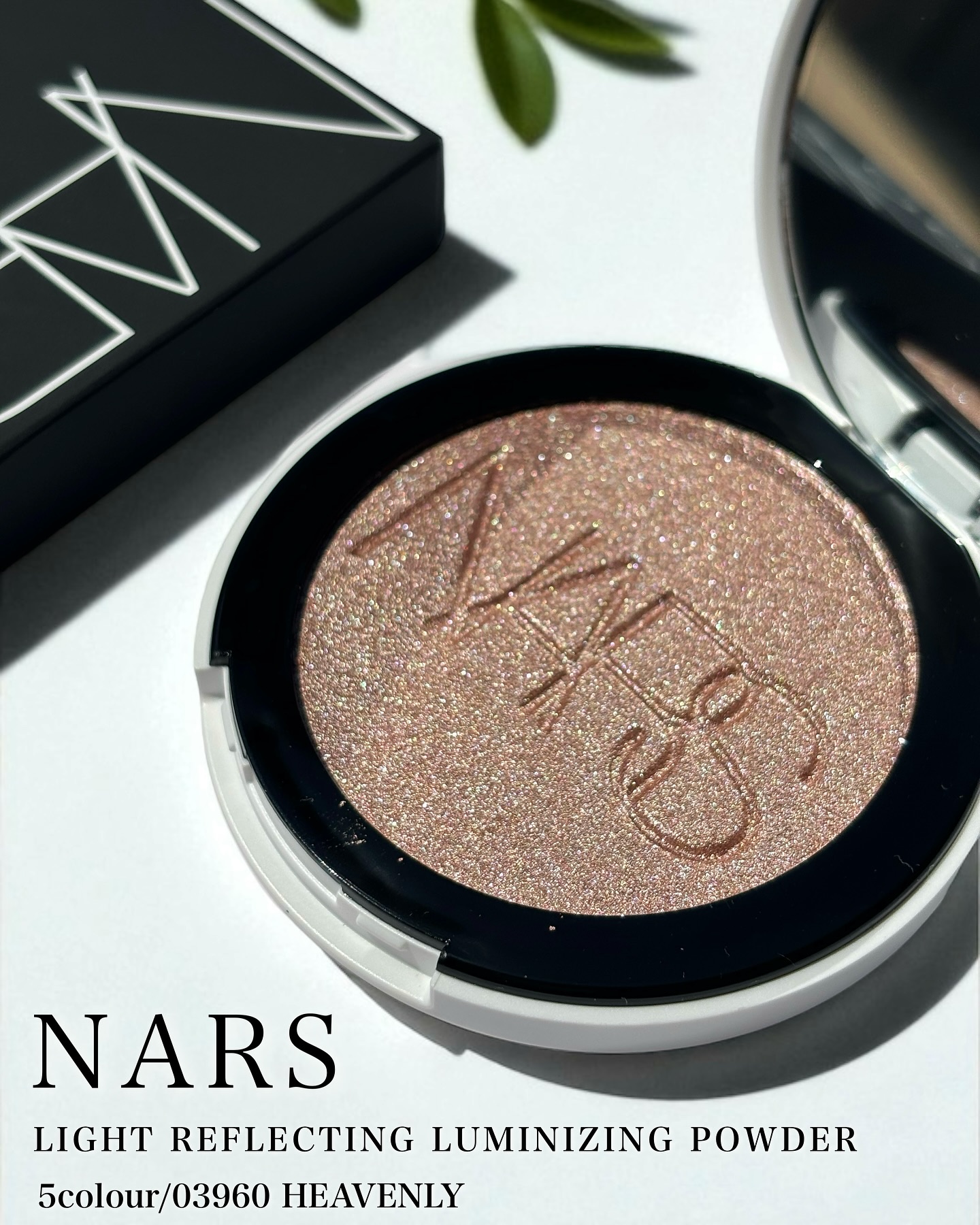 NARS ライトリフレクティング ルミナイジングパウダー/NARS/パウダーハイライトを使ったクチコミ（2枚目）