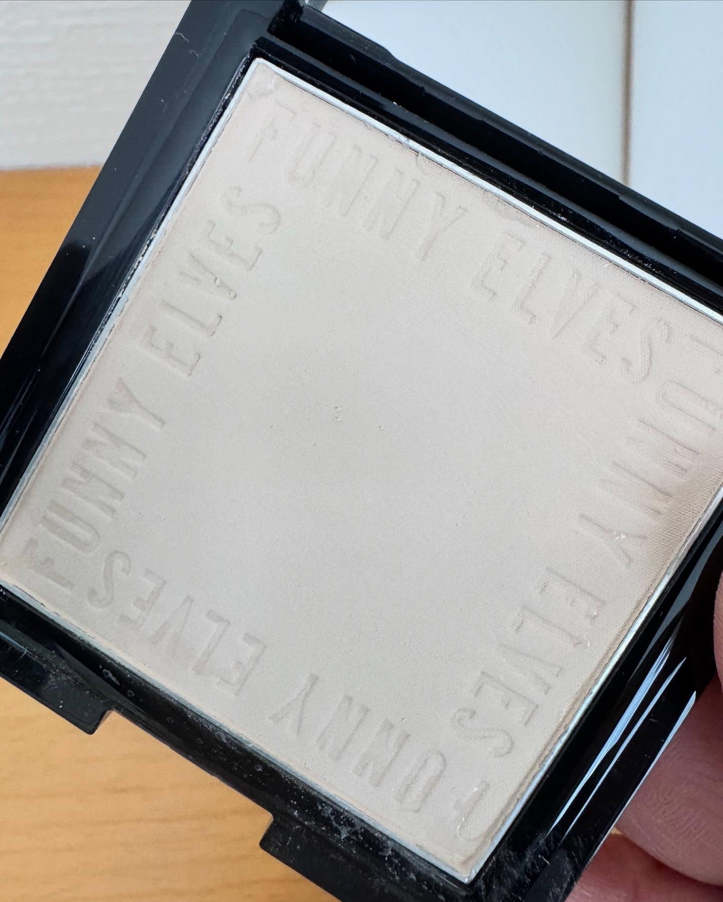 UVソフトマットプレストパウダー/FUNNY ELVES方里/プレストパウダーを使ったクチコミ（3枚目）