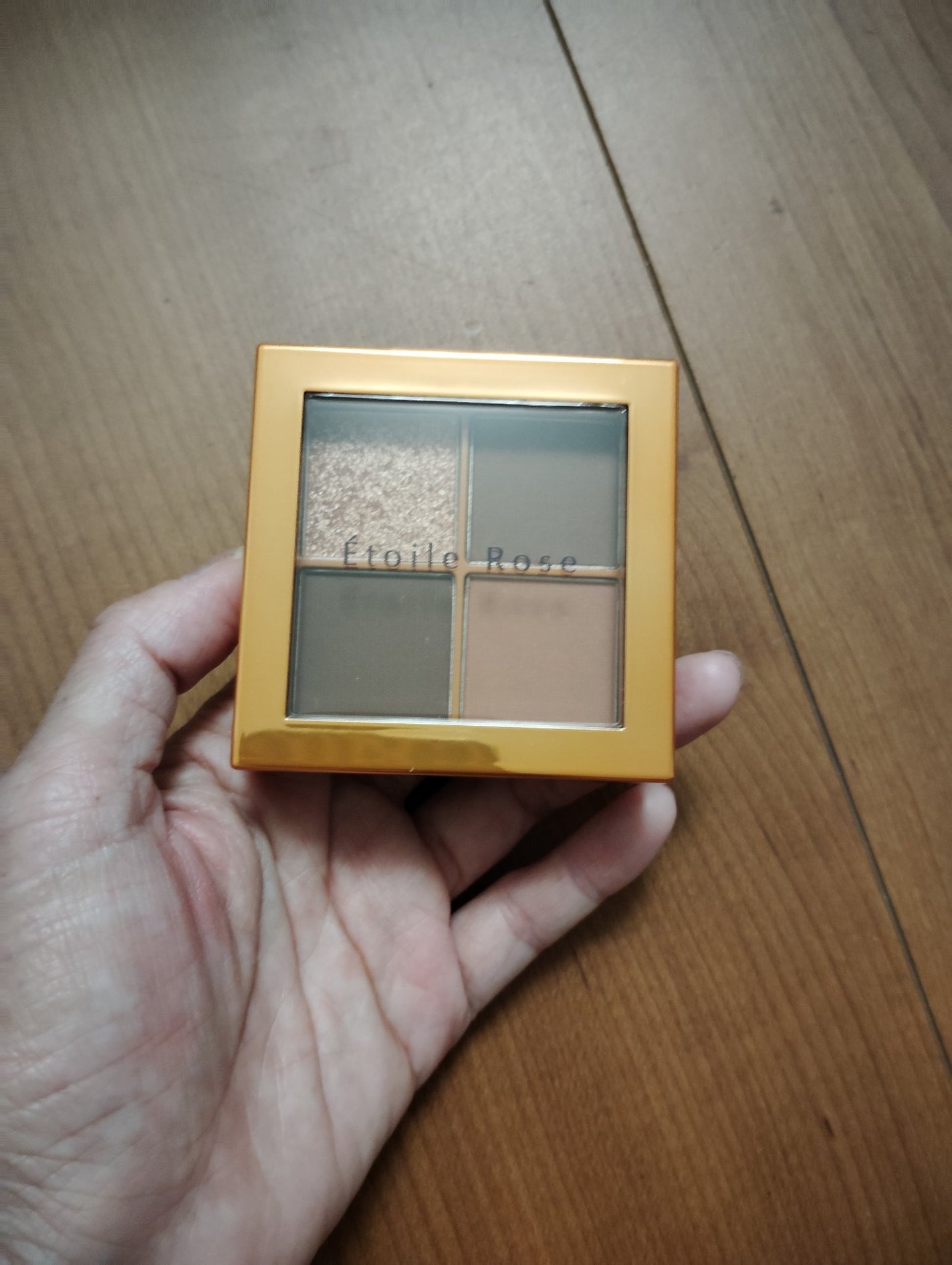 RI♡ on LIPS 「エトワルローズ 4色アイシャドウ02 オレンジブロッサム思い通..」(1枚目)