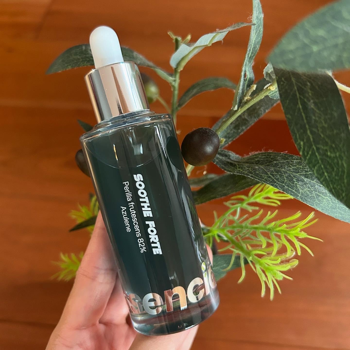 SOOTHE FORTE SERUM/essenciel/ブースター・導入液を使ったクチコミ（1枚目）