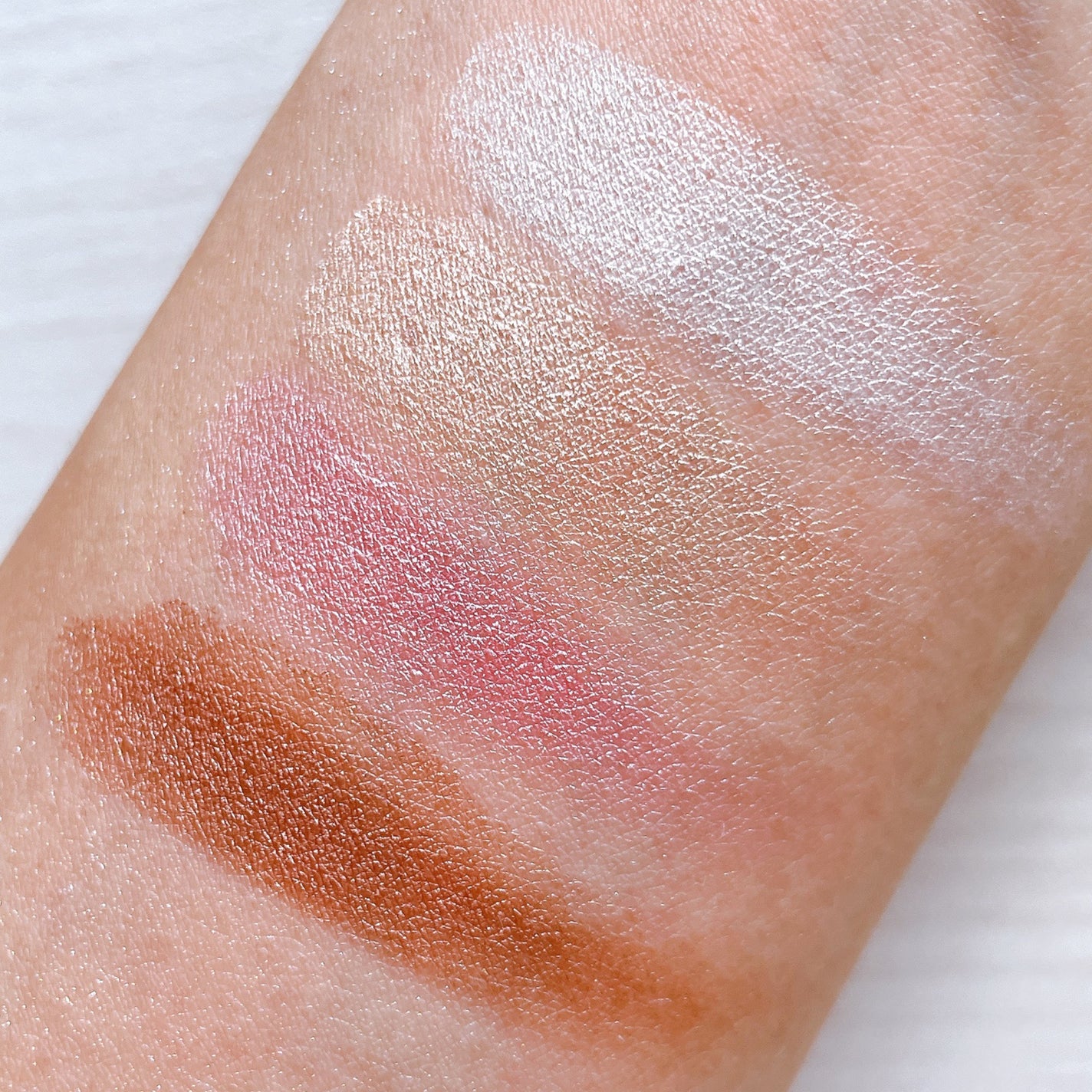 ディオール バックステージ フェイス グロウ パレット/Dior/ハイライトを使ったクチコミ(5枚目)