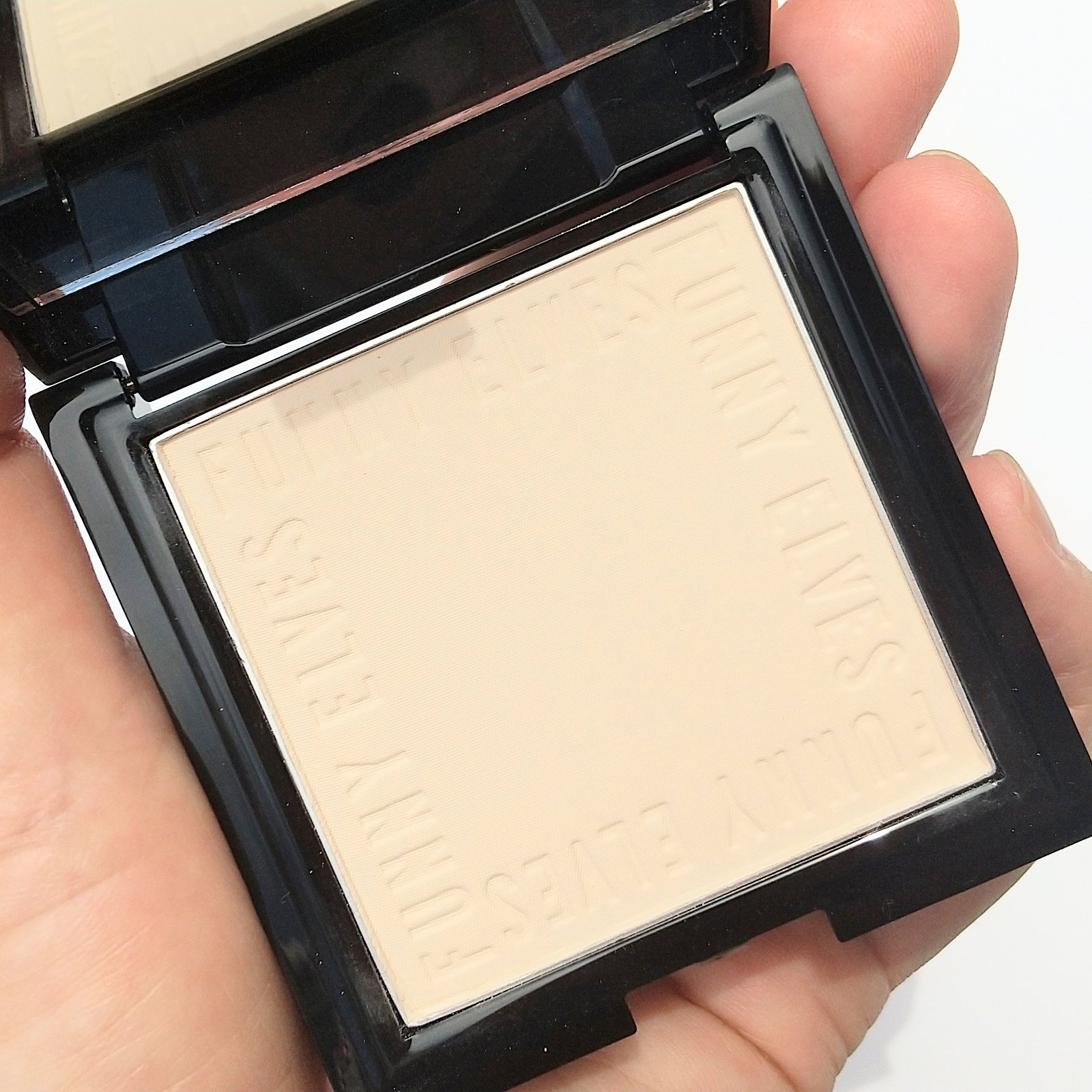 UVソフトマットプレストパウダー/FUNNY ELVES方里/プレストパウダーを使ったクチコミ（3枚目）