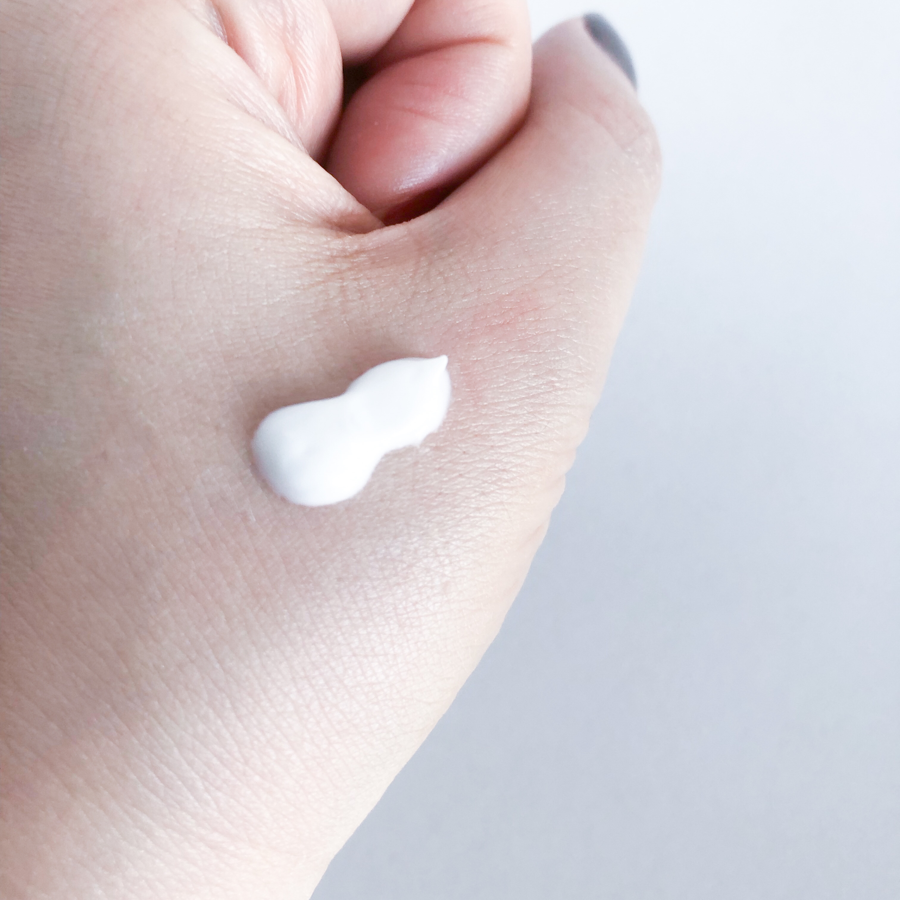 ニベア スキンミルク クリーミィ ほのかなフローラルの香り/ニベア/ボディミルクを使ったクチコミ（2枚目）