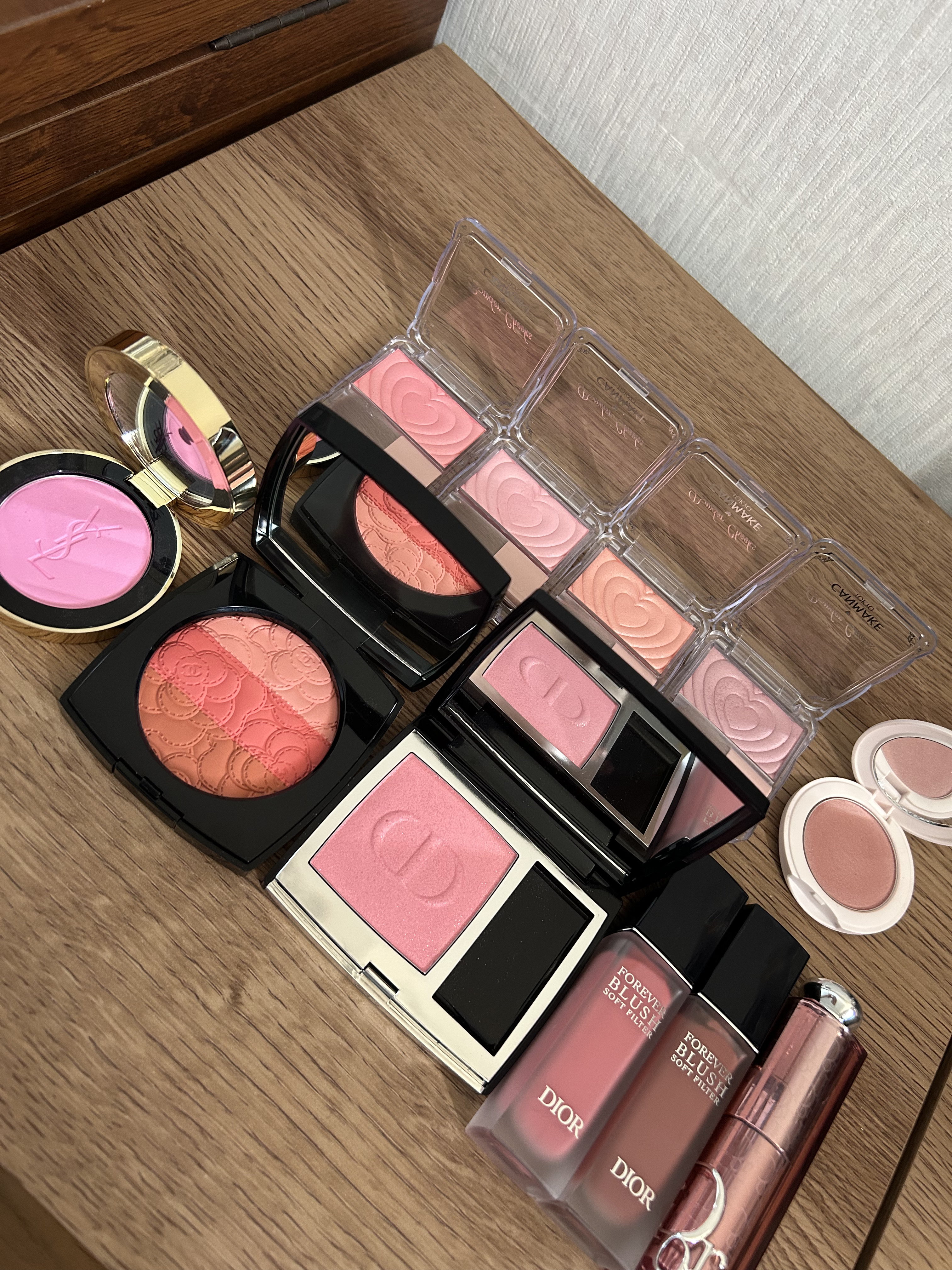 カメリア フトゥーラ/CHANEL/パウダーチークを使ったクチコミ（2枚目）