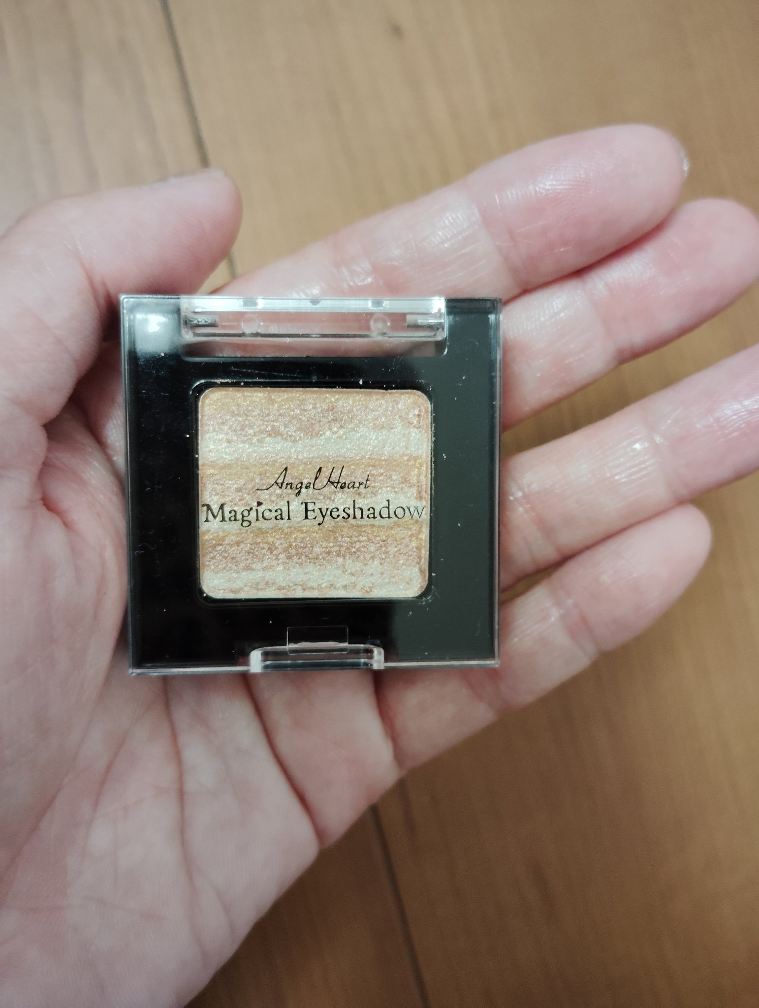マジカルアイシャドウ/エンジェルハート/単色アイシャドウを使ったクチコミ（1枚目）