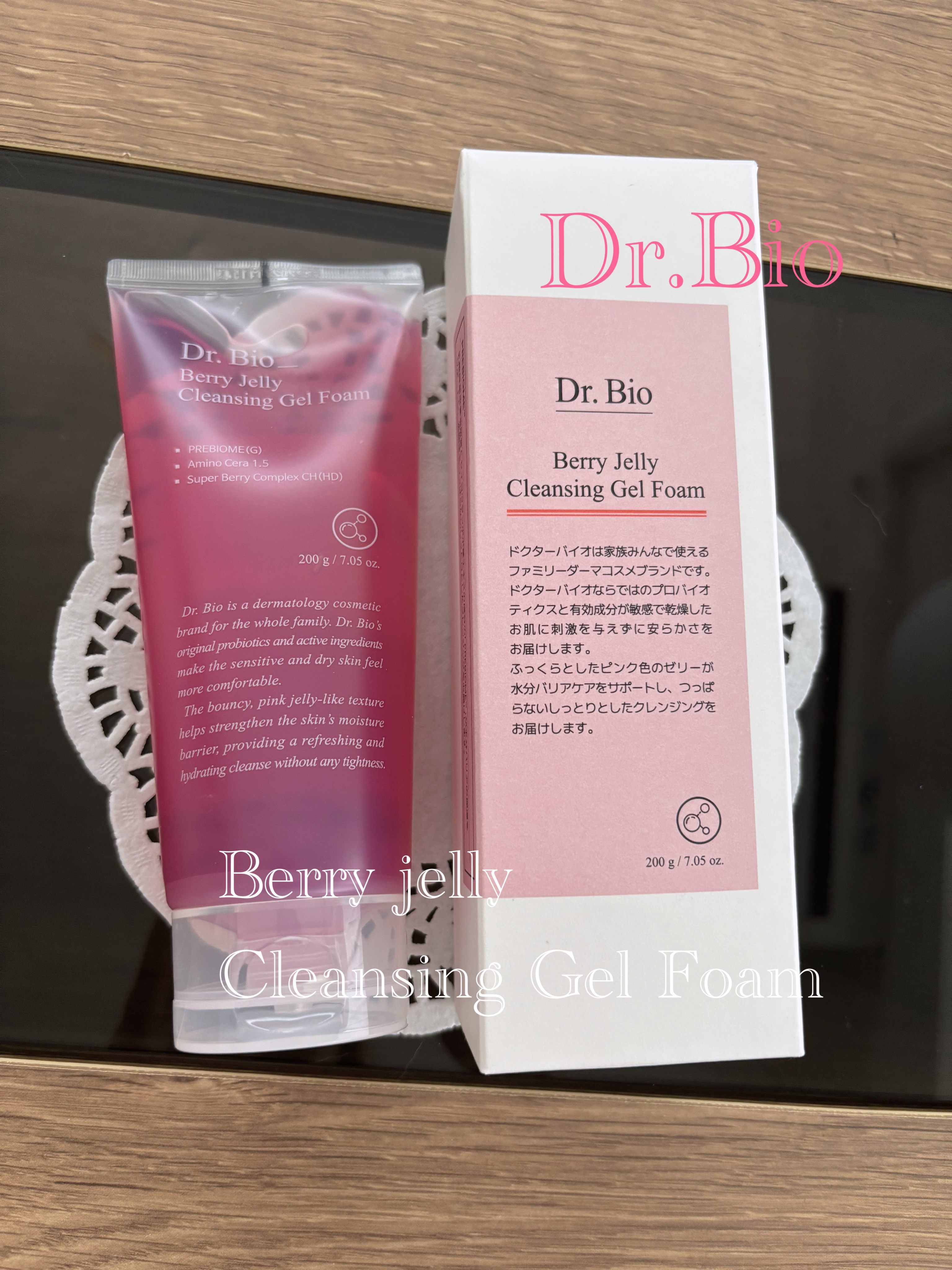 bibin様を通してDr.Bio様
ドクターバイオベリーゼリークレンジングジェルフォームをプレキャンでいただきました

【POINT】ふっくらとしたピンク色のゼリーが、きめ細かい泡に変わって老廃物の排出を促して、水分は残すクレンジングジェル