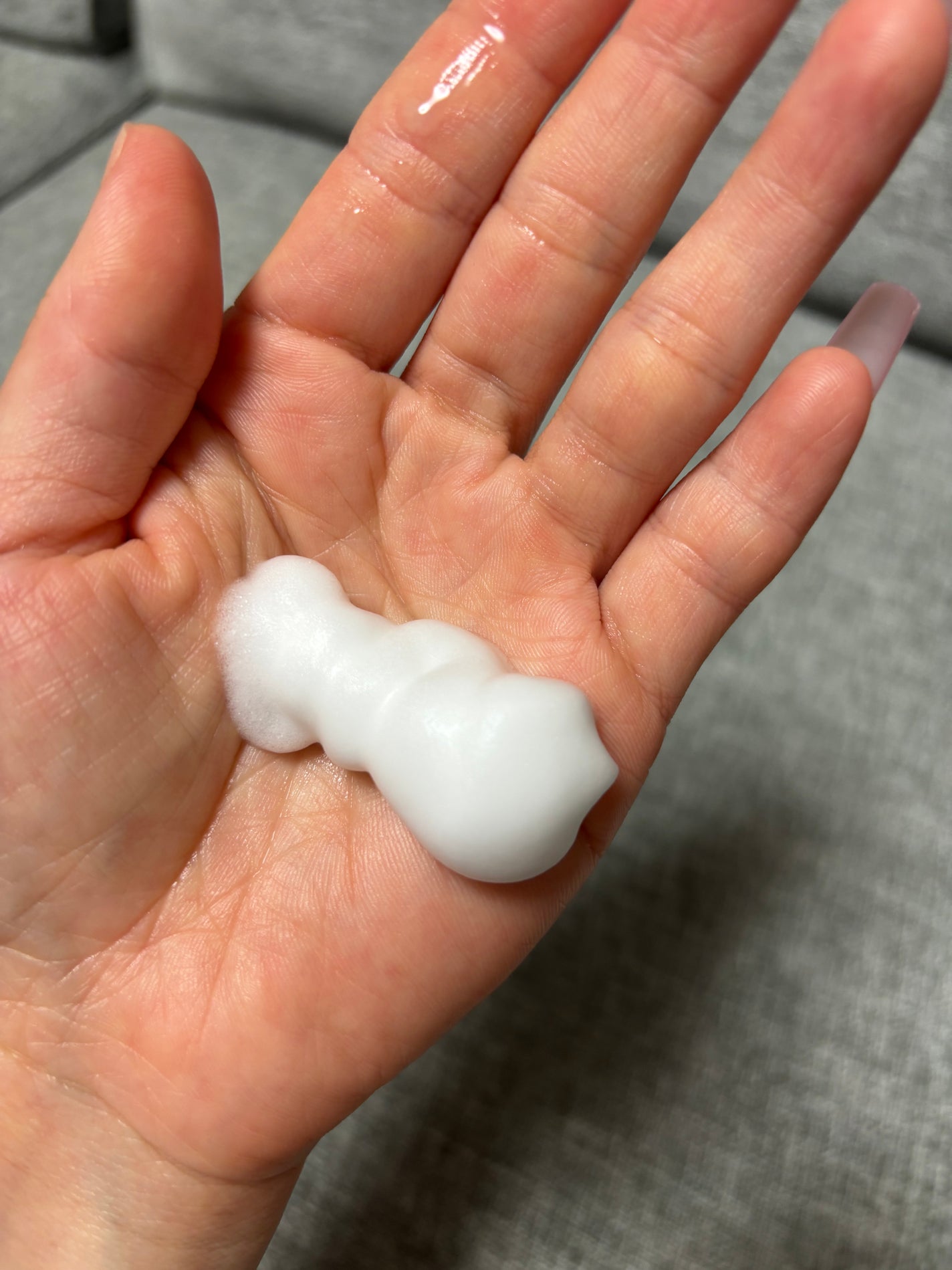 つや子 on LIPS 「BUSY様からいただきました♡とてもキメ細かく濃密な泡で肌あた..」(3枚目)