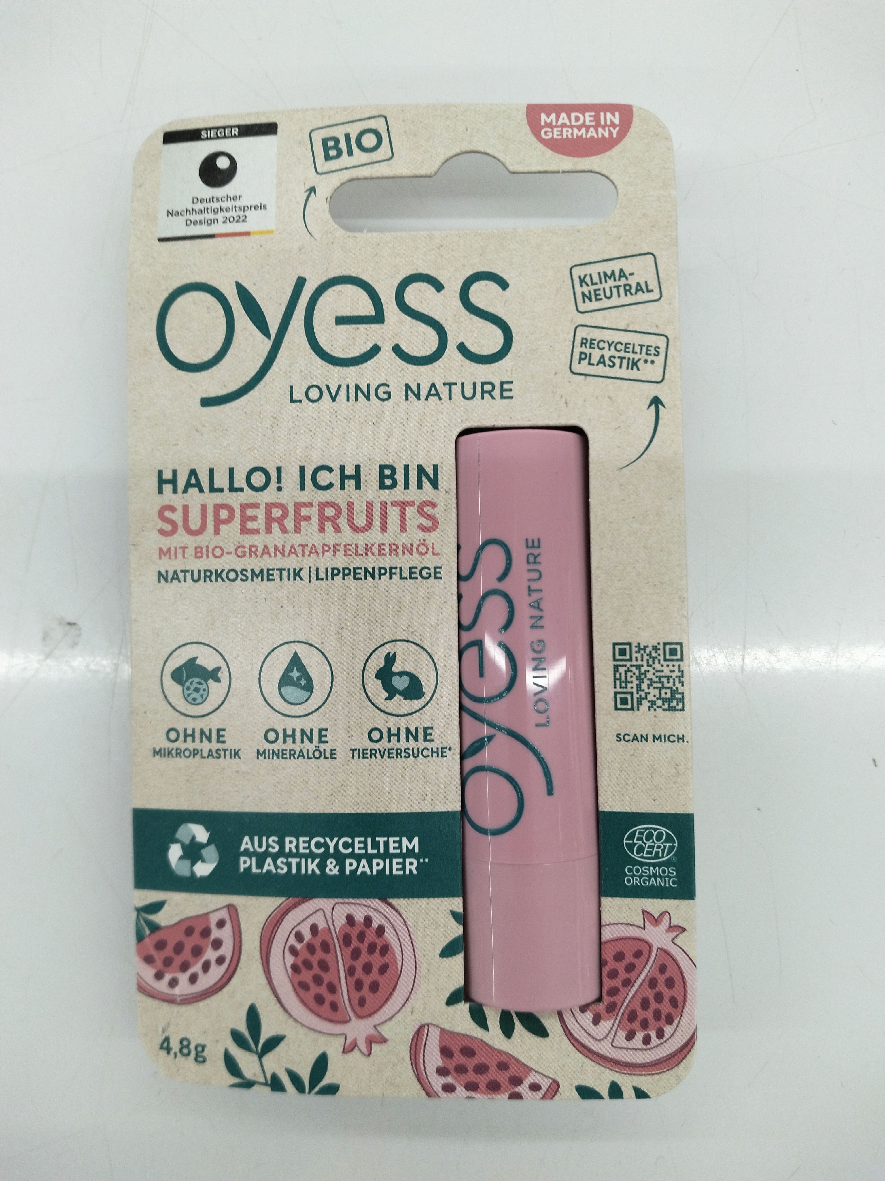 「オーイエス リップクリーム スーパーフルーツ」は、オーガニック成分を使用したリップクリームで、唇をしっかりと保湿しながら、栄養を与え、ふっくらとした健康的な唇を保つことができます。このリップクリームは、特にスーパーフルーツの成分を配合して