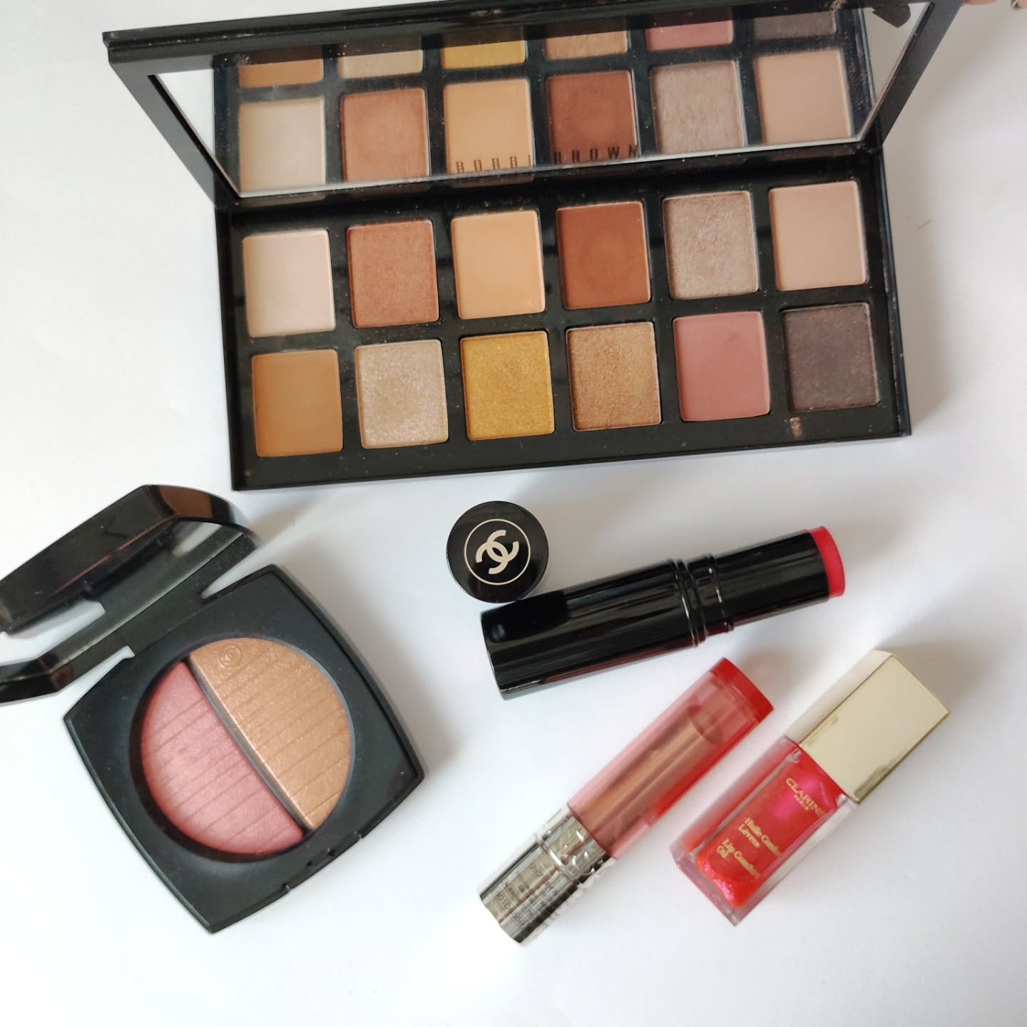 レベージュヘルシーゴールデングロウパウダー/CHANEL/パウダーチークを使ったクチコミ（1枚目）