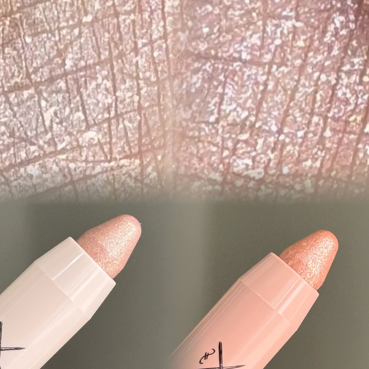 アートクラス アイグリッツ/too cool for school/スティックアイシャドウを使ったクチコミ(2枚目)