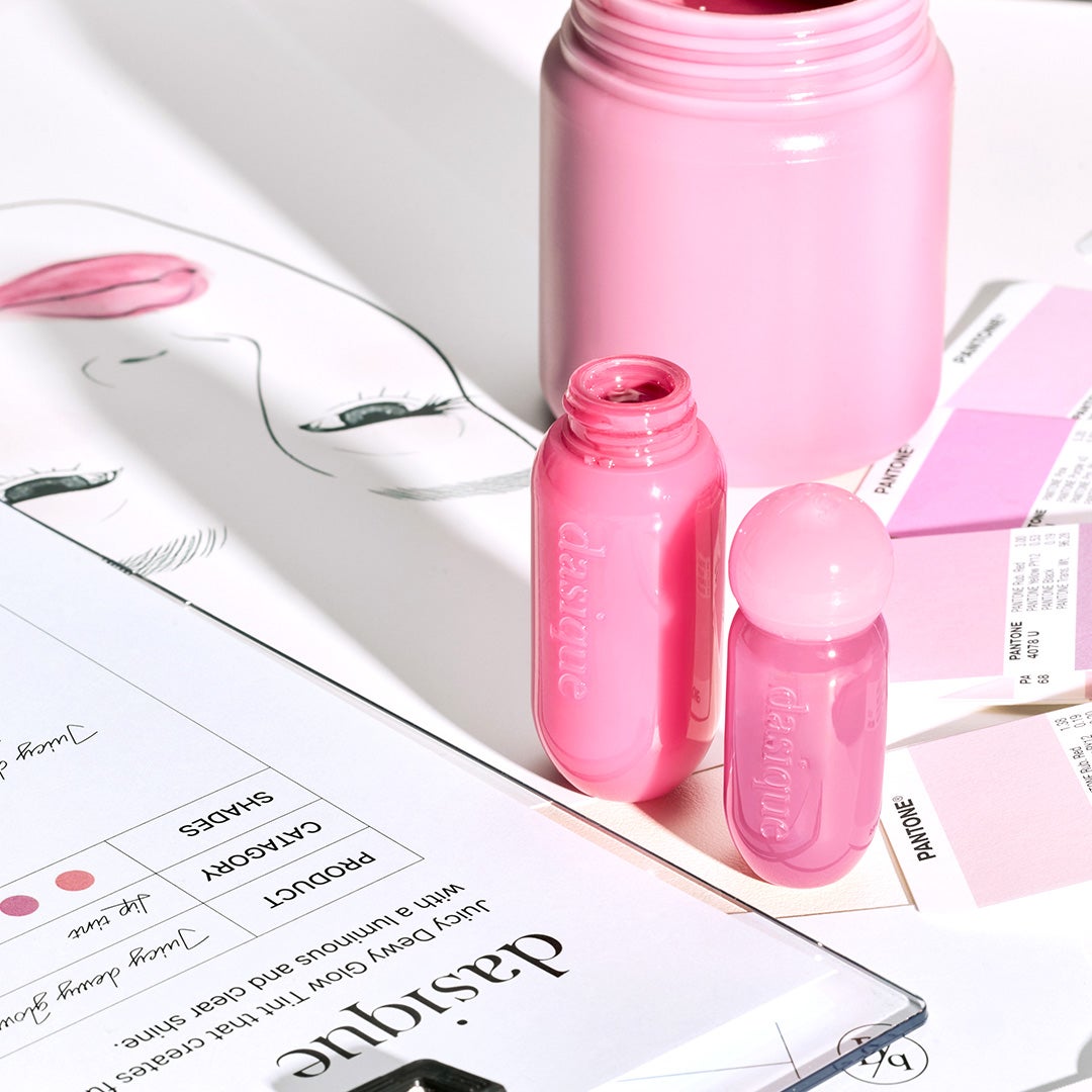 dasique公式アカウント on LIPS 「ひとつひとつの色を調合し、テクスチャーを確認しながら丁寧に生み..」(4枚目)