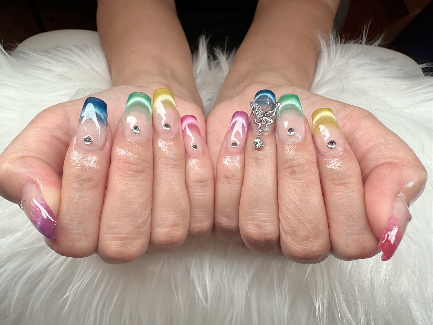 ちゃーん♡ on LIPS 「ジェルネイルデザイン#ジェルネイル#夏ネイル#夏カラー#カラフ..」(3枚目)