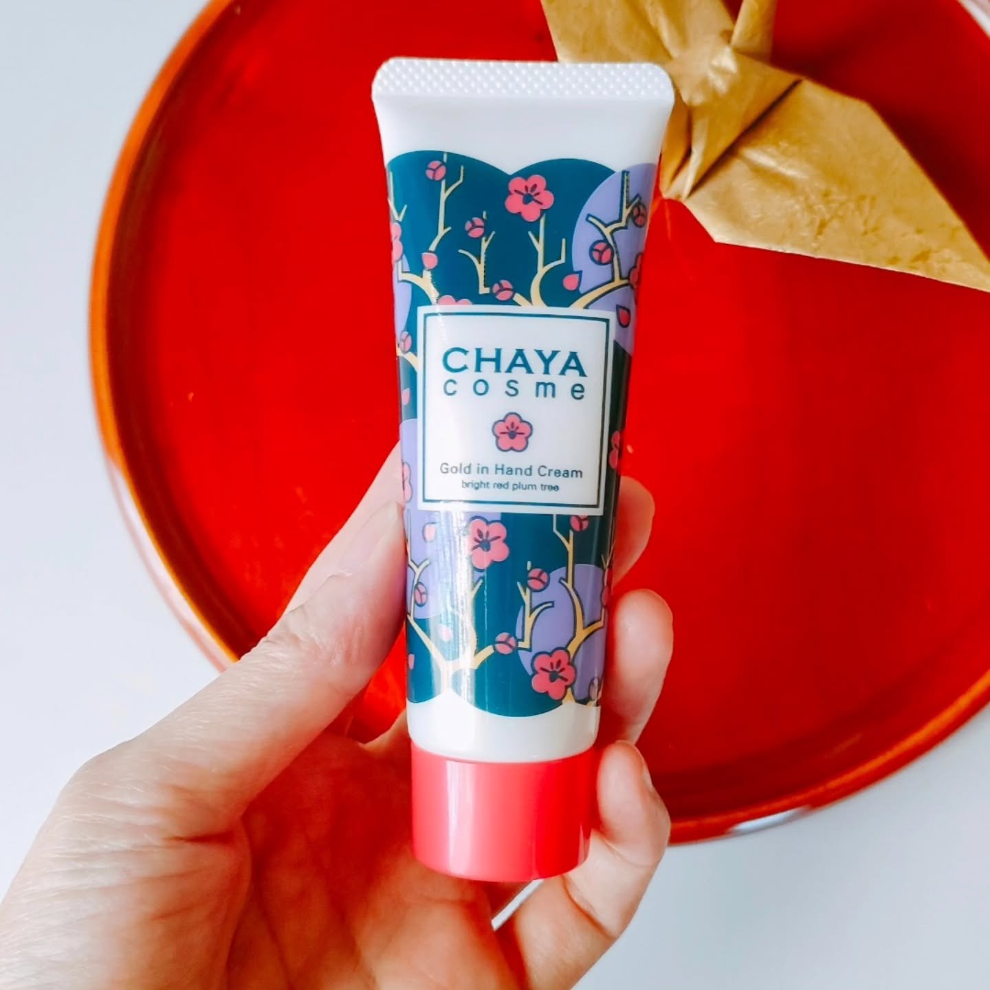 CHAYA cosme ゴールドインハンドクリーム紅い梅の香り/CHAYA cosme/ハンドクリームを使ったクチコミ（2枚目）