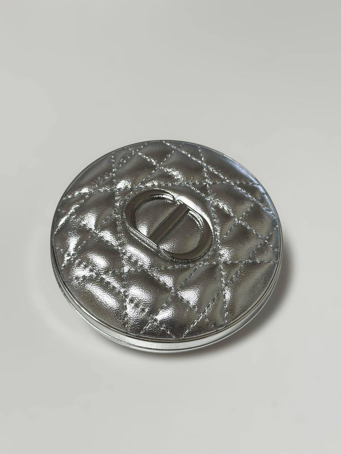 ディオールスキン フォーエヴァー グロウ ルミナイザー/Dior/ハイライトを使ったクチコミ(3枚目)