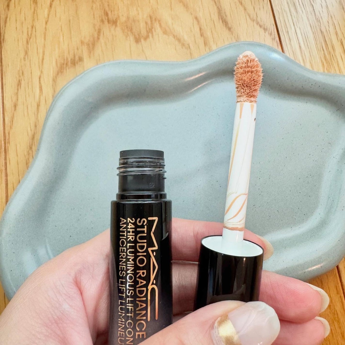 スタジオ ラディアンス 24 ルミナス コンシーラー/M・A・C/リキッドコンシーラーを使ったクチコミ(3枚目)