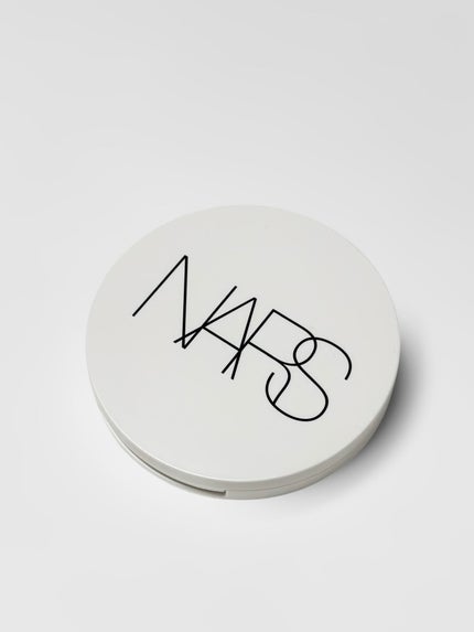 NARS ライトリフレクティング ルミナイジングパウダー/NARS/パウダーハイライトを使ったクチコミ(3枚目)