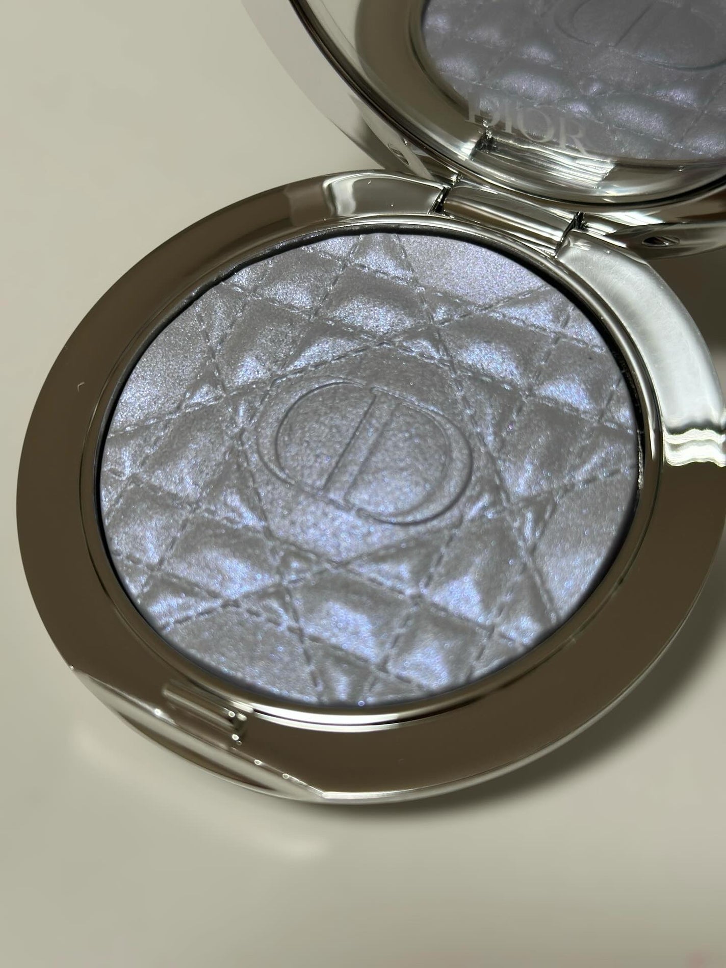 ディオールスキン フォーエヴァー グロウ ルミナイザー/Dior/ハイライトを使ったクチコミ(1枚目)