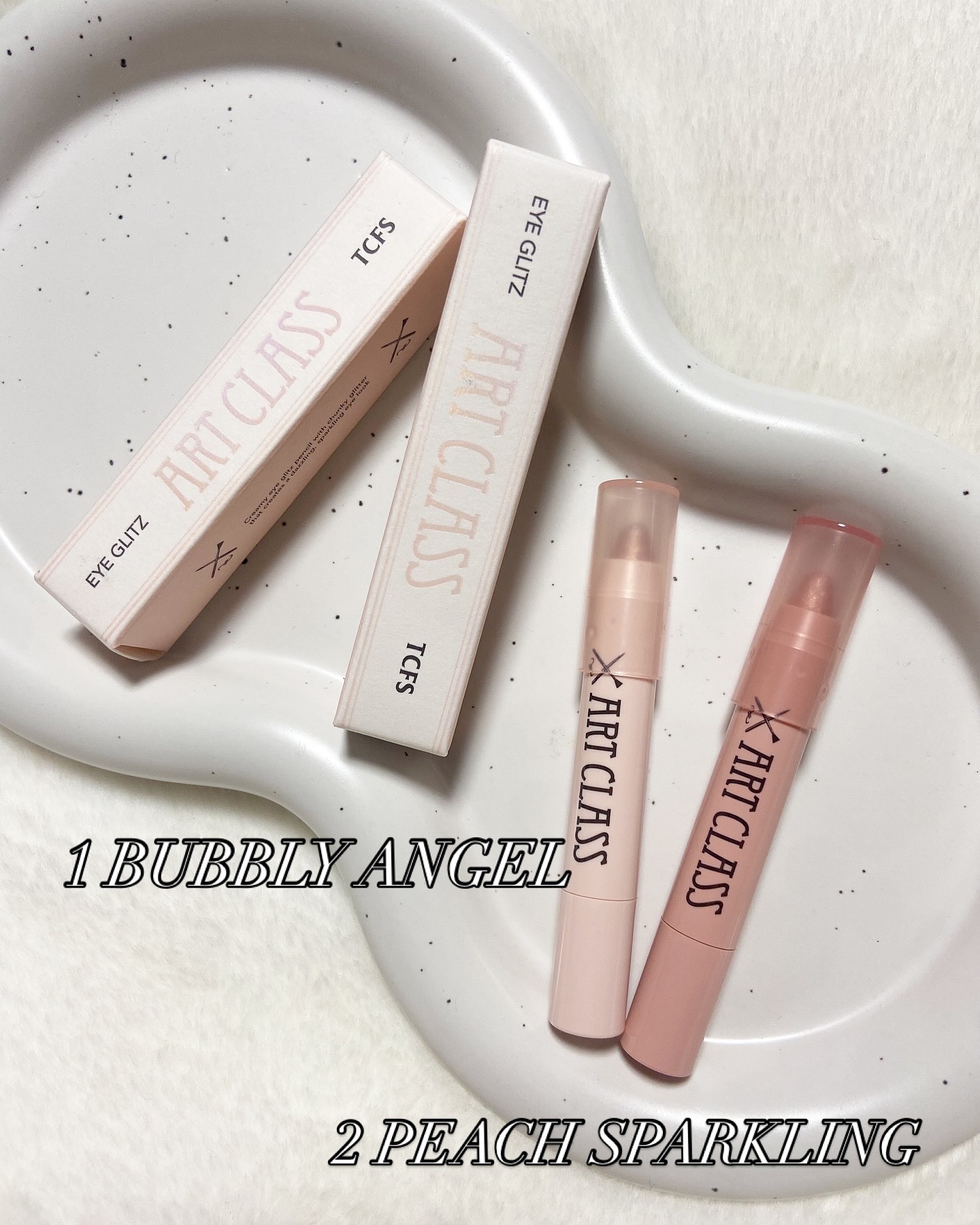 アートクラス アイグリッツ/too cool for school/スティックアイシャドウを使ったクチコミ（2枚目）