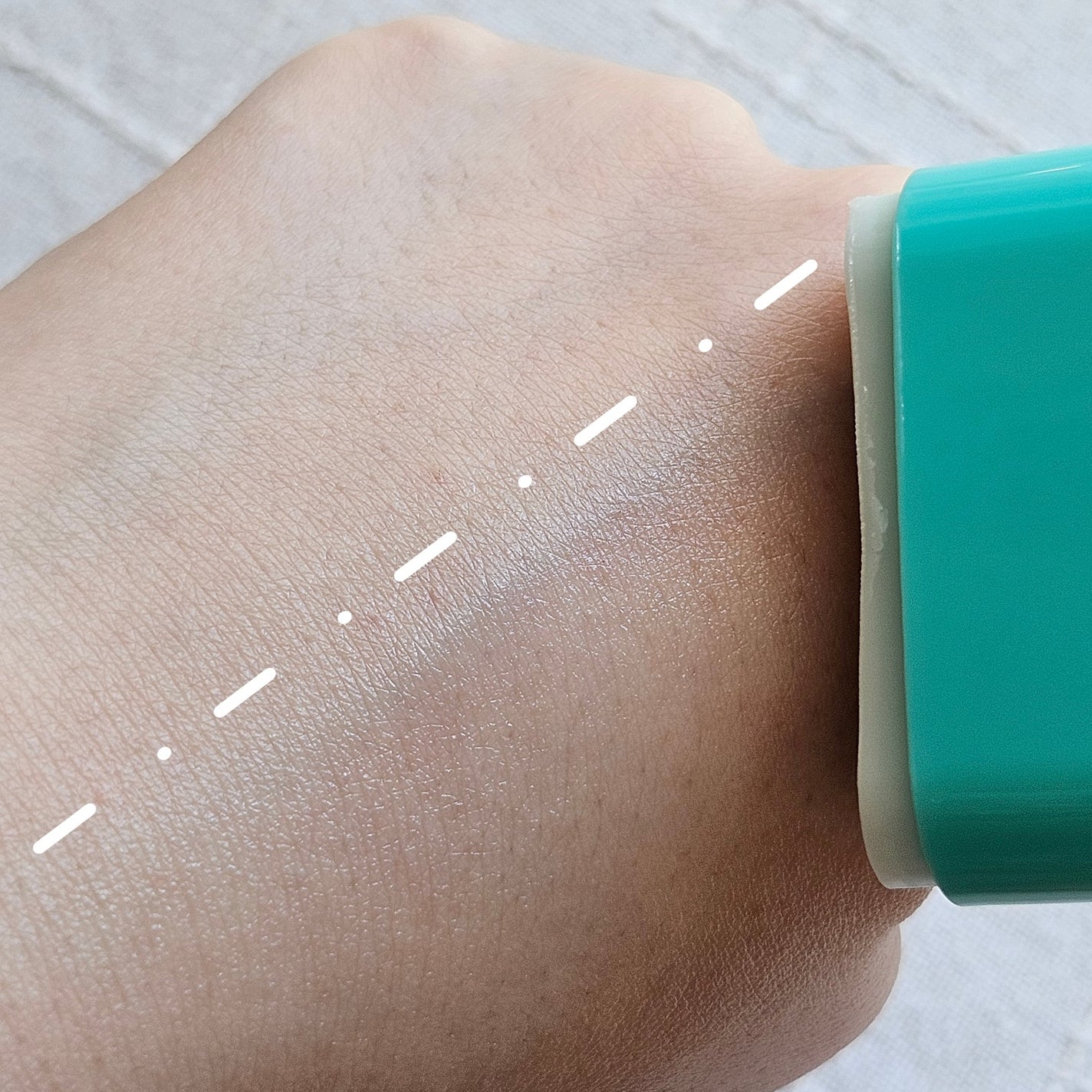 毛穴ゼロオイルコントロールサンスティック /オブジェ/日焼け止めスティックを使ったクチコミ(3枚目)