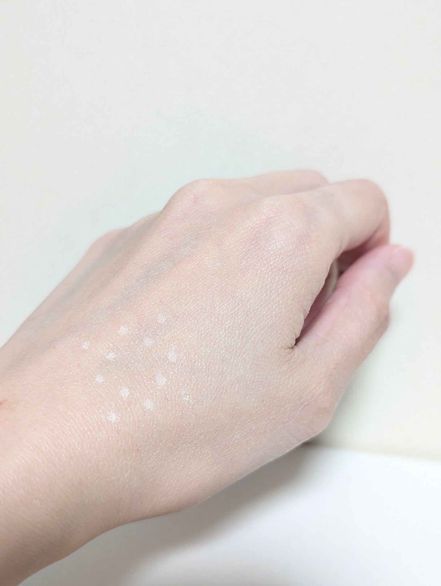 CICA ノーセバムシマーパウダー/VT/ルースパウダーを使ったクチコミ(4枚目)