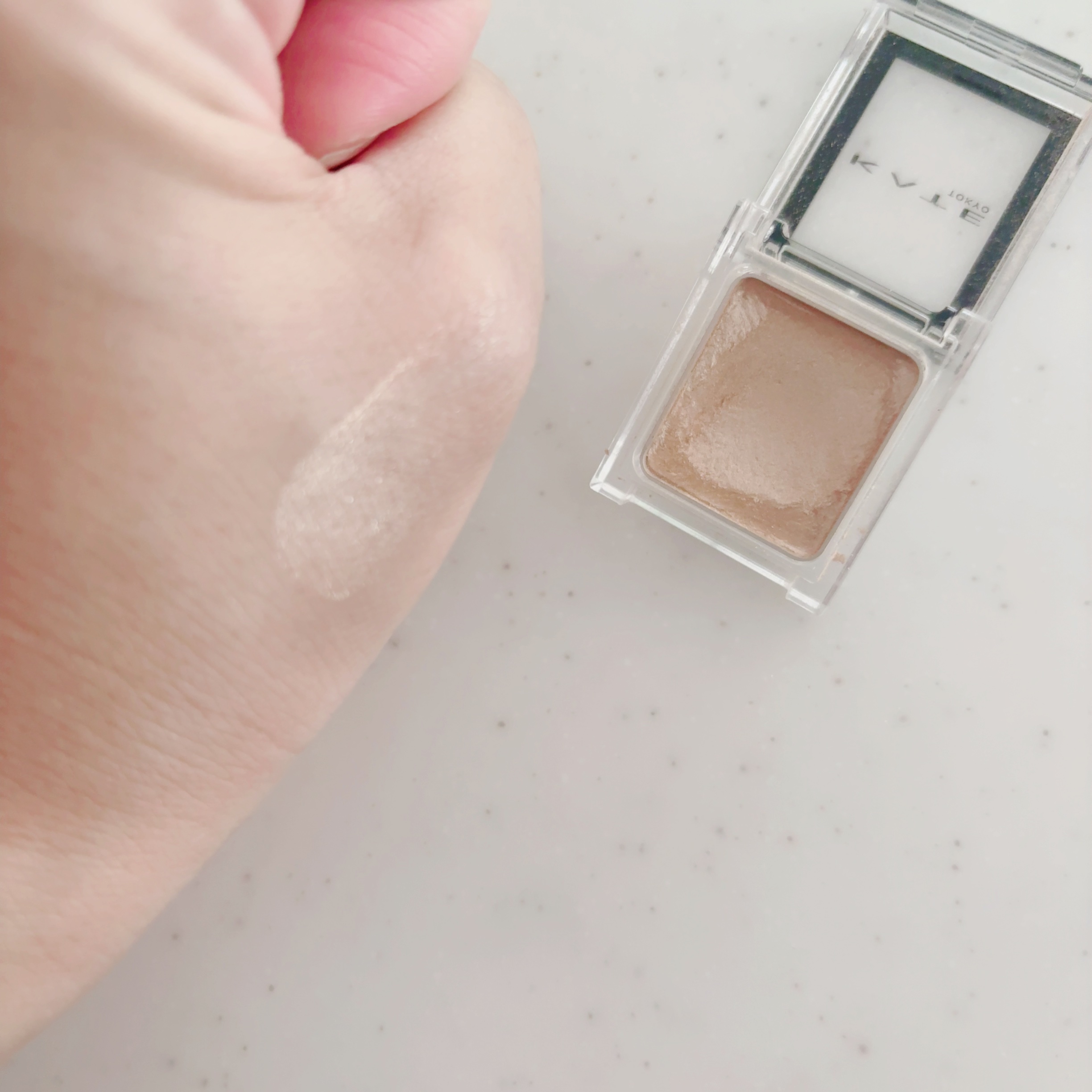 ケイト ザ アイカラー 002 イエローベージュ/KATE/単色アイシャドウを使ったクチコミ（2枚目）