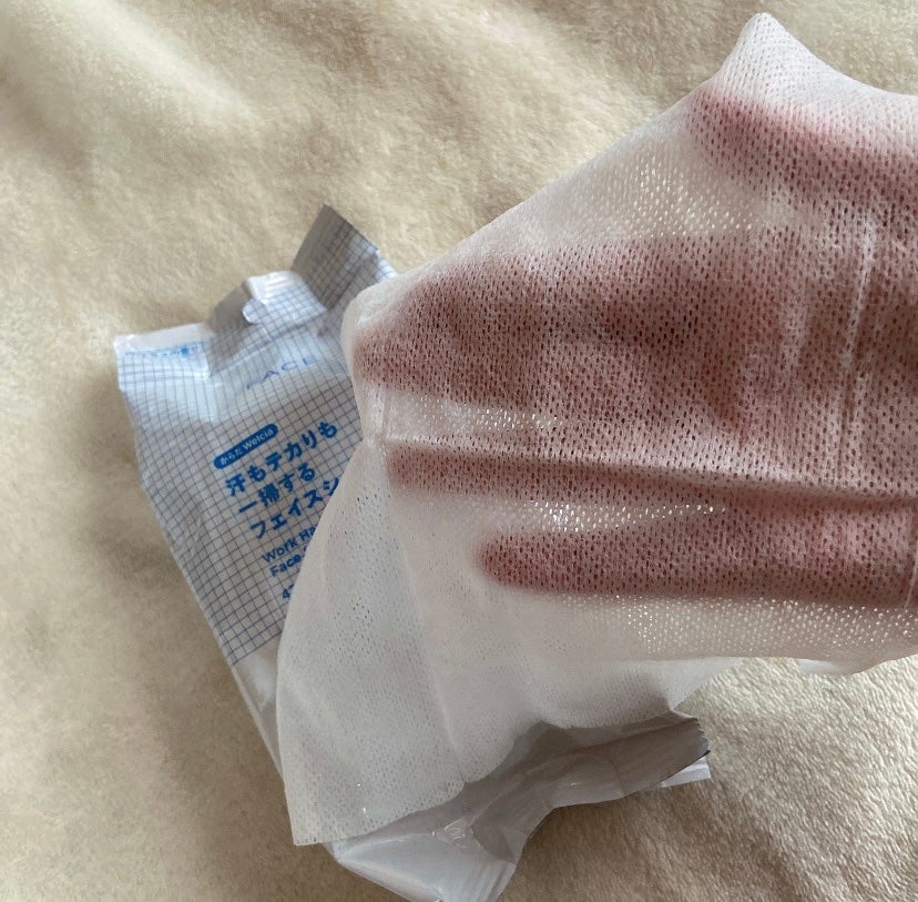 min on LIPS 「汗もテカりも一掃するフェイスシート 42枚入り🩵顔にも使える..」(2枚目)