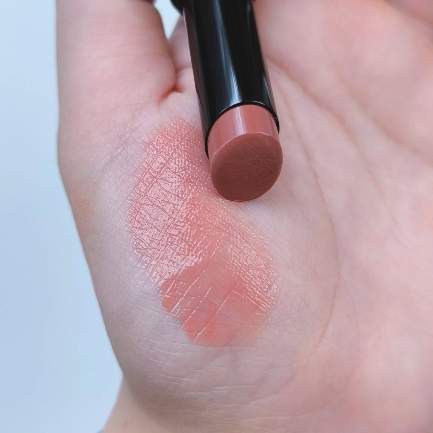 センシュアル ティンティッド シャイン スティック/HERA/口紅を使ったクチコミ（2枚目）