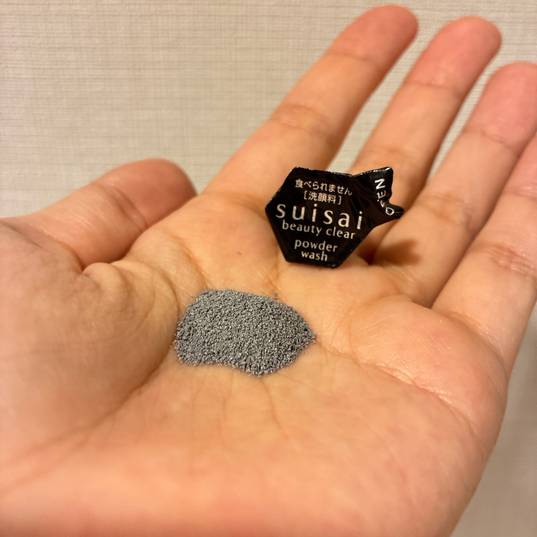 スイサイ ビューティクリア ブラック パウダーウォッシュ/suisai/洗顔パウダーを使ったクチコミ（2枚目）