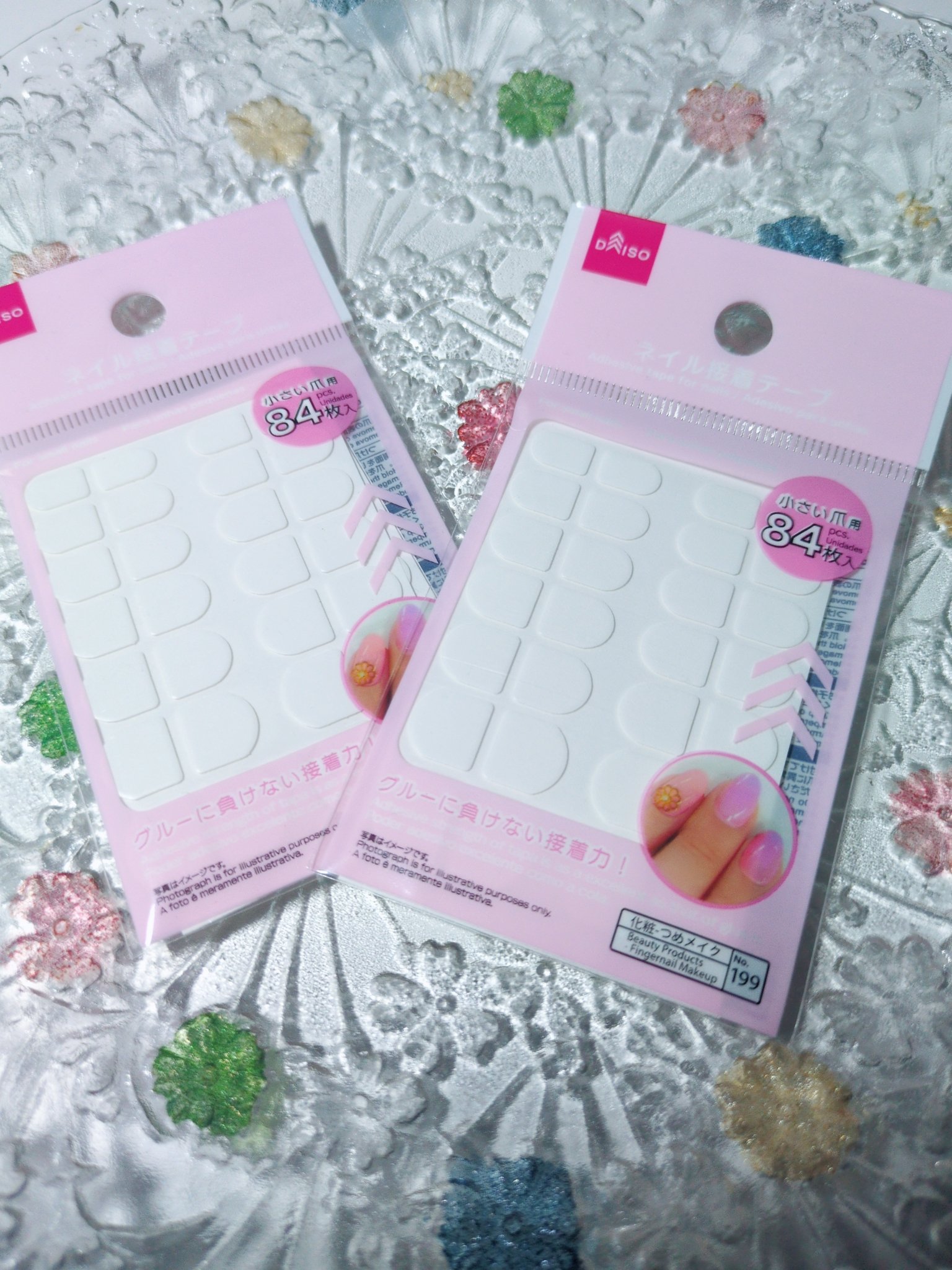 ネイル接着テープ 小さい爪用/DAISO/ネイルシールを使ったクチコミ（1枚目）