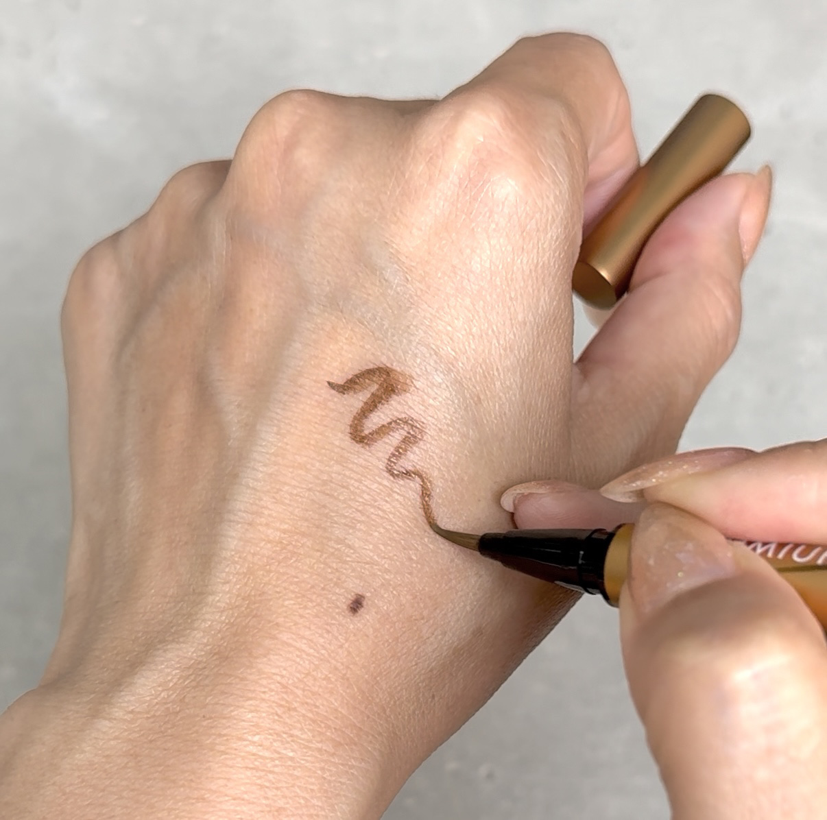 スキルレスライナー/LUMIURGLAS/リキッドアイライナーを使ったクチコミ（3枚目）