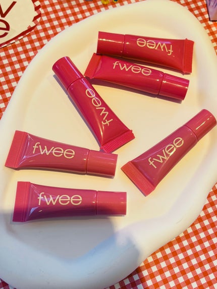 フィー 3Dボリューミングティント/fwee/リップティントを使ったクチコミ(4枚目)