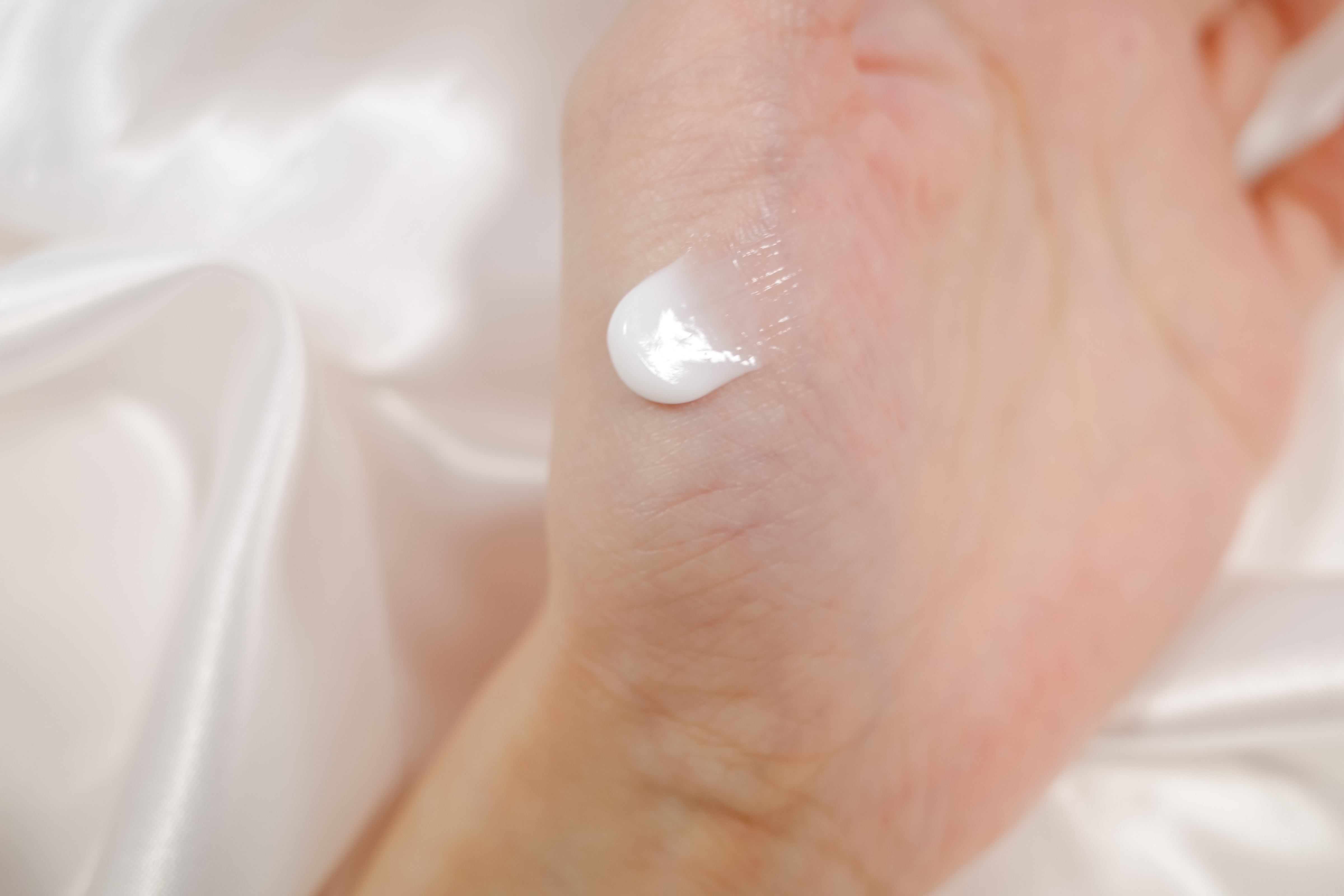 ハンドクリーム 美白＆エイジングケア/ファンケル/ハンドクリームを使ったクチコミ（2枚目）