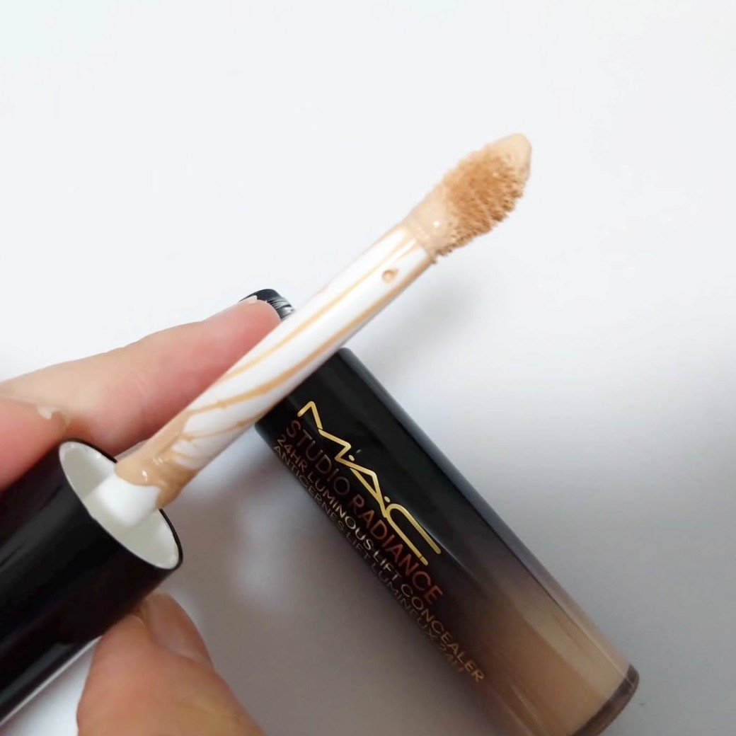 スタジオ ラディアンス 24 ルミナス コンシーラー/M・A・C/リキッドコンシーラーを使ったクチコミ（3枚目）