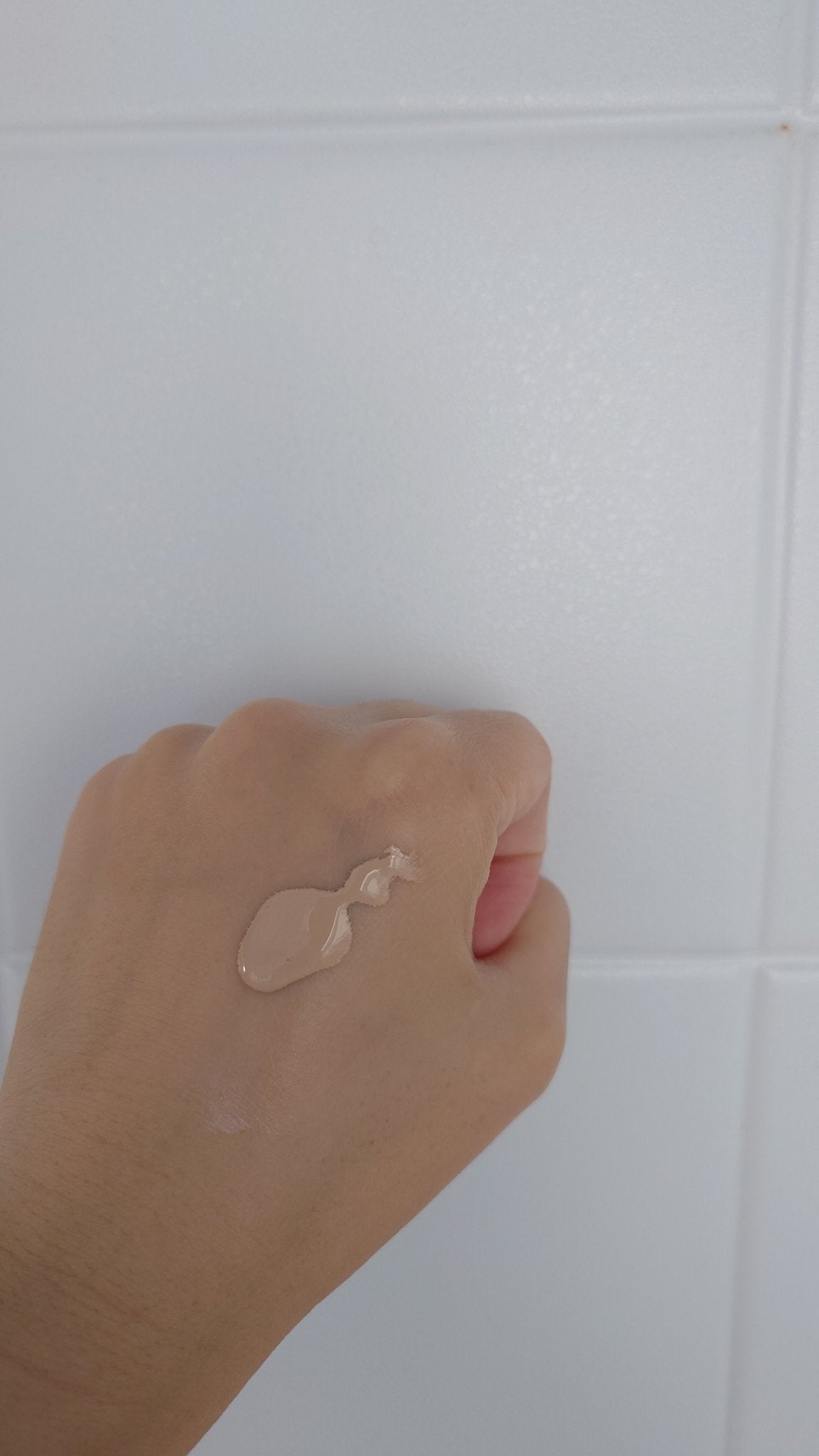 エッセンス スキングロウ ファンデーション/SHISEIDO/リキッドファンデーションを使ったクチコミ(2枚目)