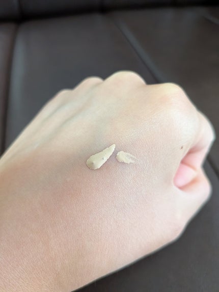 エッセンス スキングロウ ファンデーション/SHISEIDO/リキッドファンデーションを使ったクチコミ(2枚目)