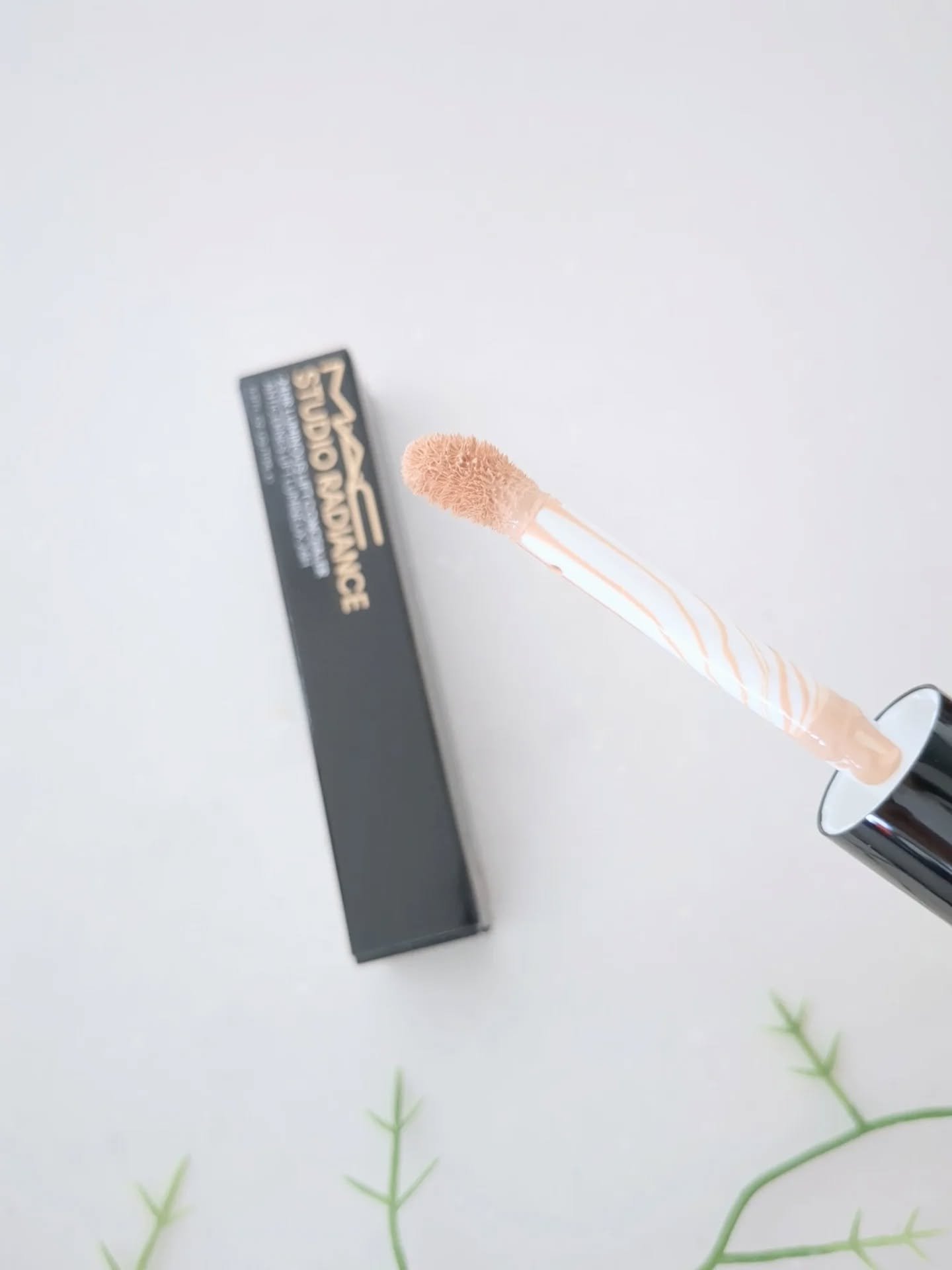 スタジオ ラディアンス 24 ルミナス コンシーラー/M・A・C/リキッドコンシーラーを使ったクチコミ（2枚目）