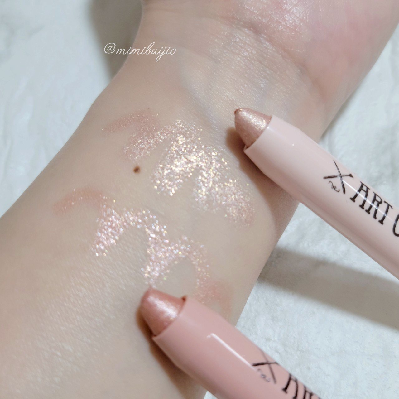 アートクラス アイグリッツ/too cool for school/スティックアイシャドウを使ったクチコミ（3枚目）