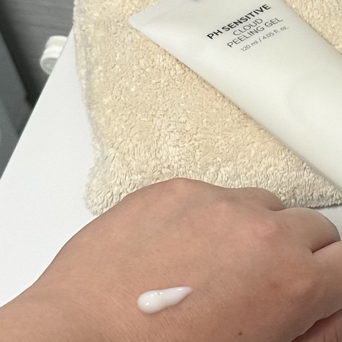 PHセンシティブクラウドピーリングジェル/SAM'U/ピーリングを使ったクチコミ（2枚目）
