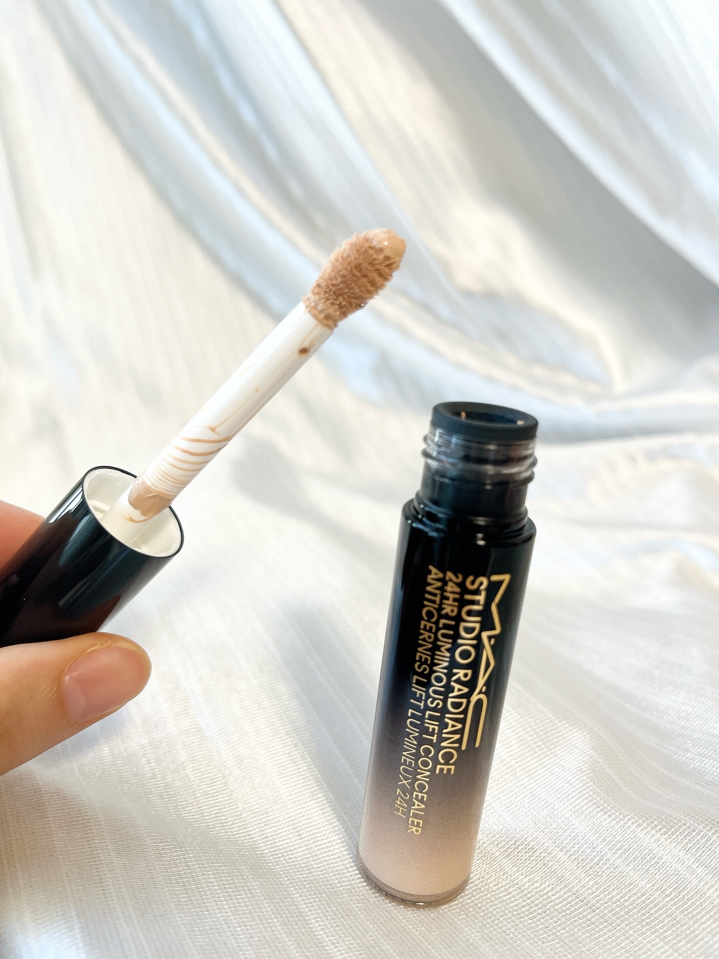 スタジオ ラディアンス 24 ルミナス コンシーラー/M・A・C/リキッドコンシーラーを使ったクチコミ（3枚目）