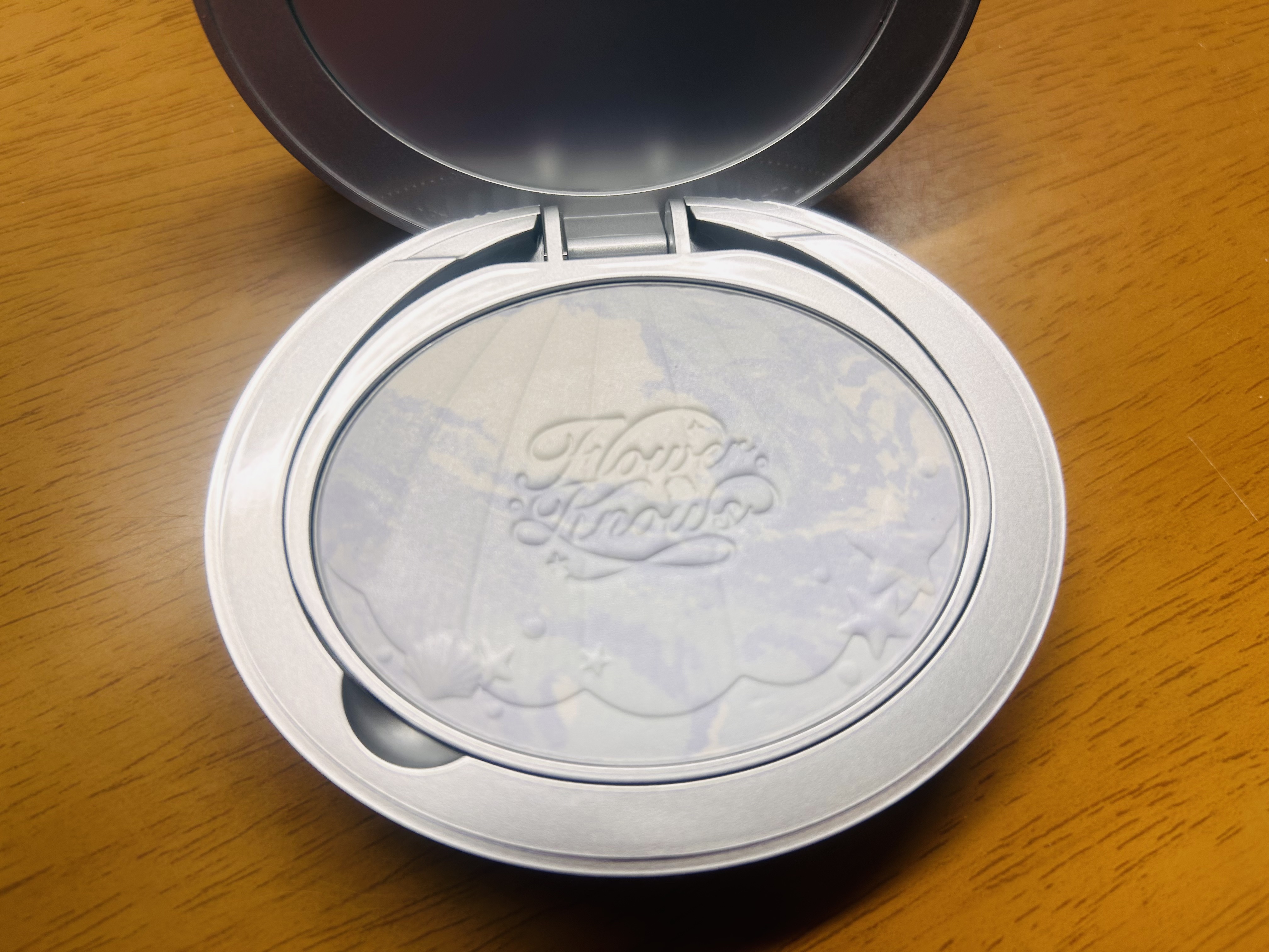 FlowerKnows シェルズジュエルコレクション ベイクドパウダーのクチコミ「FlowerKnows
シェルズジュエルコレクション 
ベイクドパウダー01 Cloudy B.....」（3枚目）