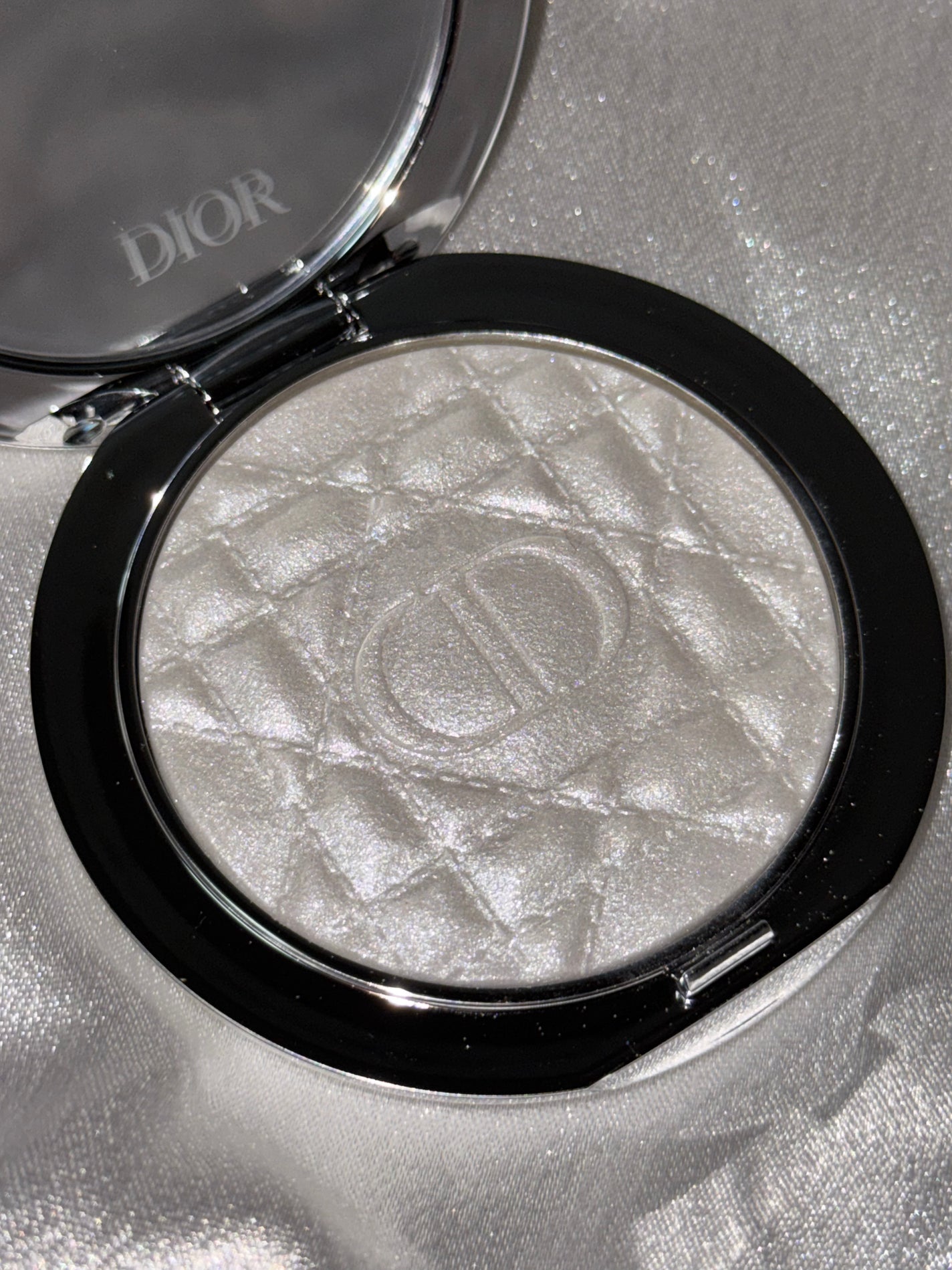 ディオールスキン フォーエヴァー グロウ ルミナイザー/Dior/ハイライトを使ったクチコミ(2枚目)