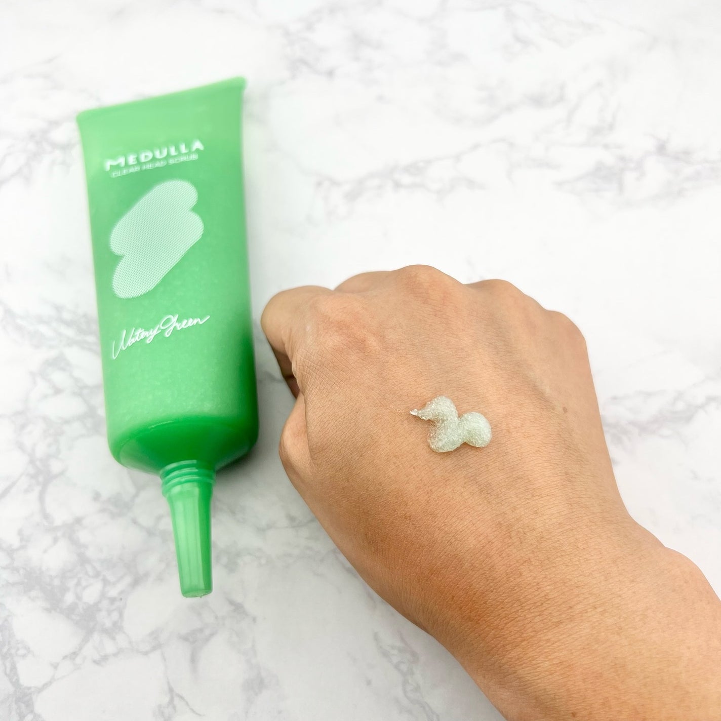 MEDULLA CLEAR HEAD SCRUB ウォータリーグリーン(薬用クリアヘッドスクラブ)/MEDULLA/ヘッドスクラブを使ったクチコミ(2枚目)