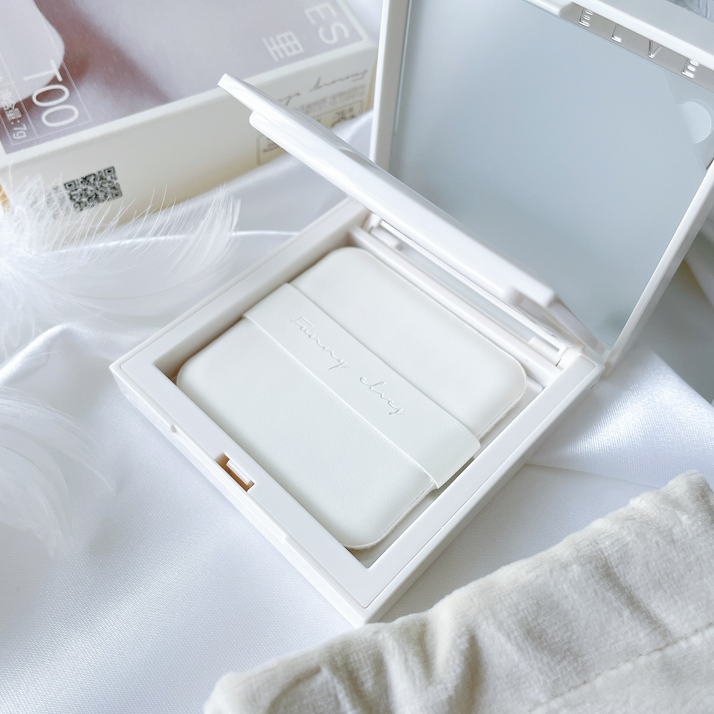 ノートレースシースルーセッティングパウダー/FUNNY ELVES方里/プレストパウダーを使ったクチコミ（2枚目）