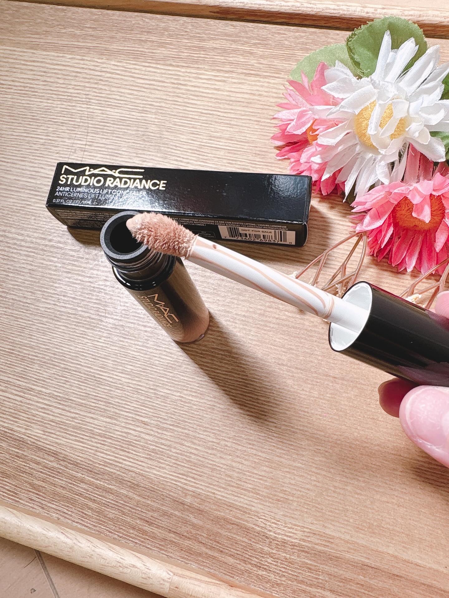 スタジオ ラディアンス 24 ルミナス コンシーラー/M・A・C/リキッドコンシーラーを使ったクチコミ（3枚目）