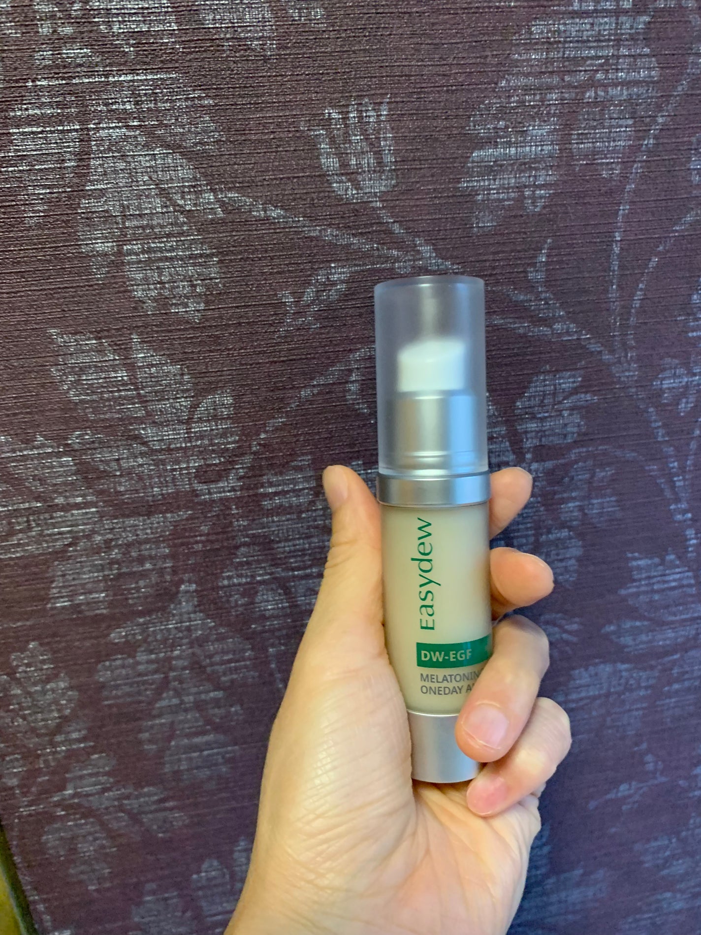 miu on LIPS 「Easydew様よりメラワンデーセラムをいただきました😍❤️✨..」(3枚目)