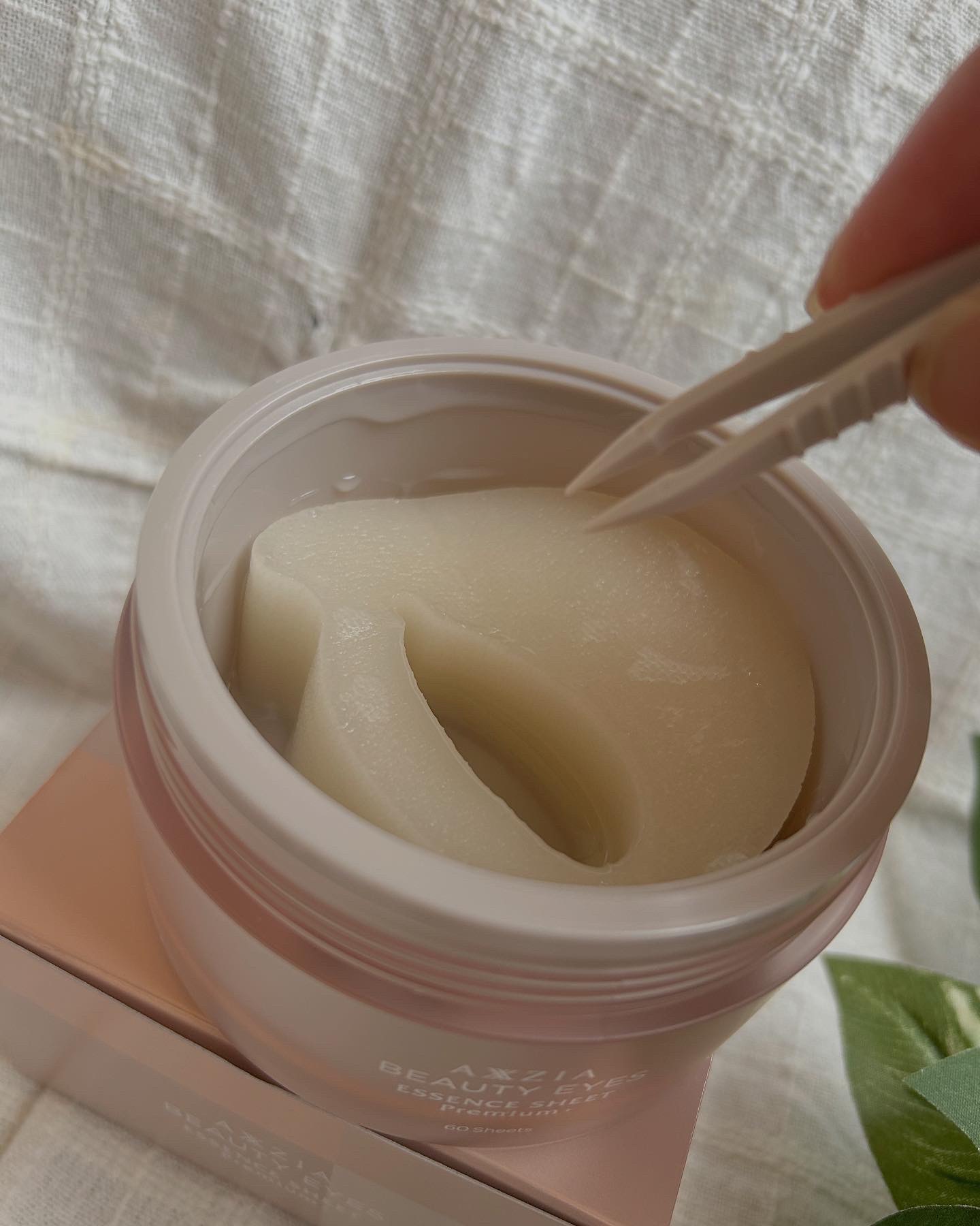 ビューティーアイズ エッセンスシート プレミアム プラス/AXXZIA/アイケア・アイクリームを使ったクチコミ（2枚目）